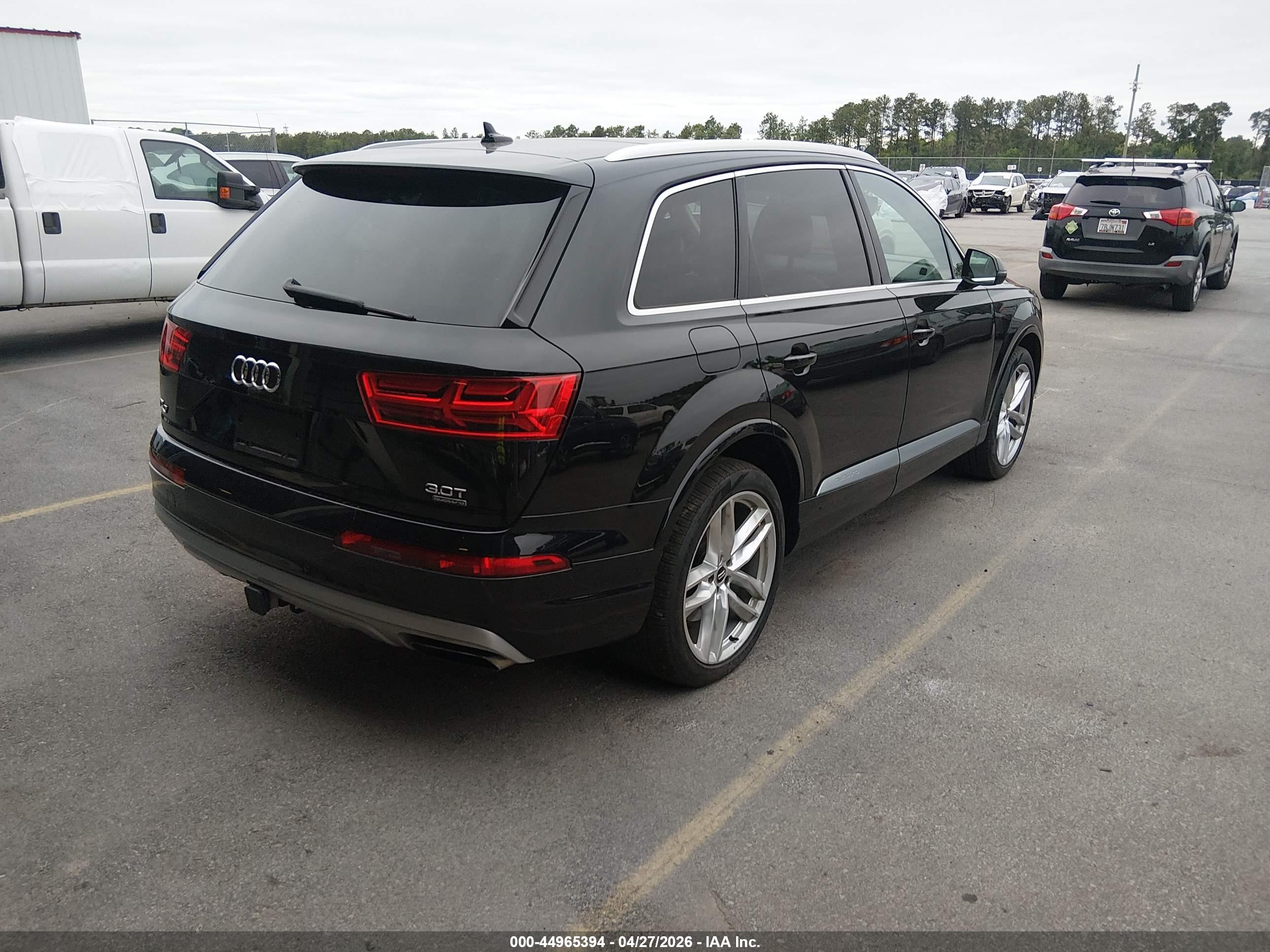 AUDI Q7 image 4
