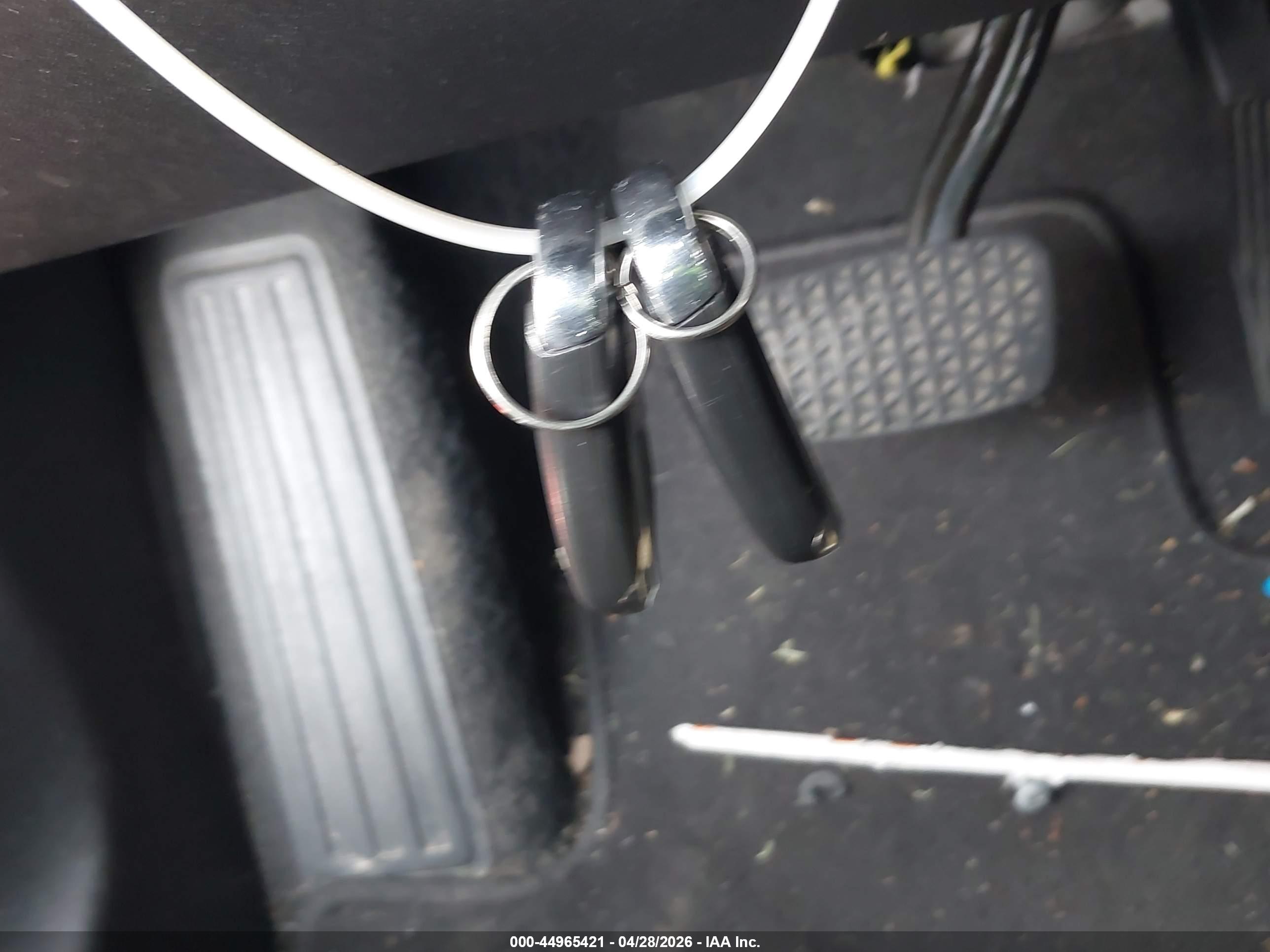 CHEVROLET EQUINOX image 11
