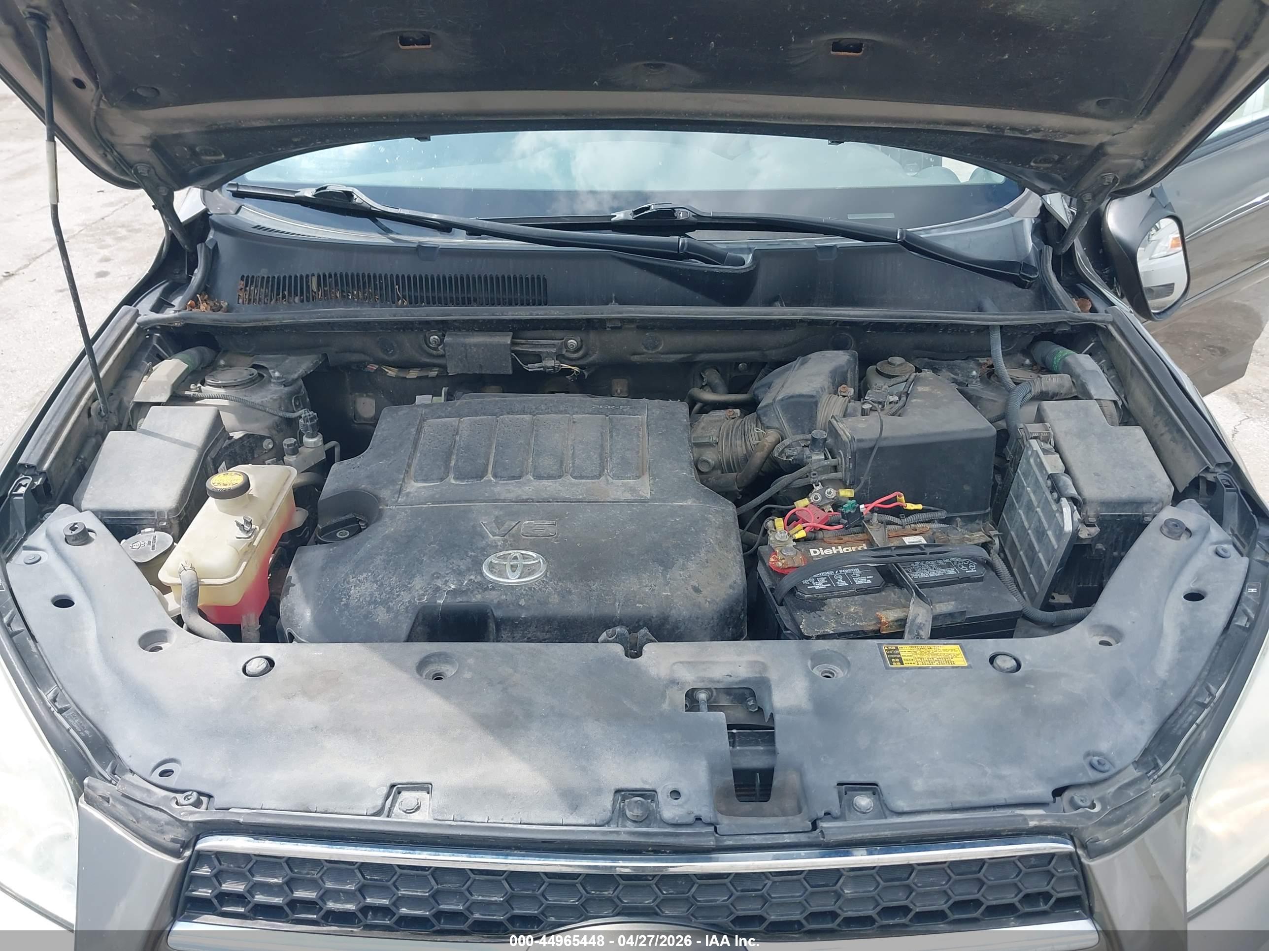 TOYOTA RAV4 image 10