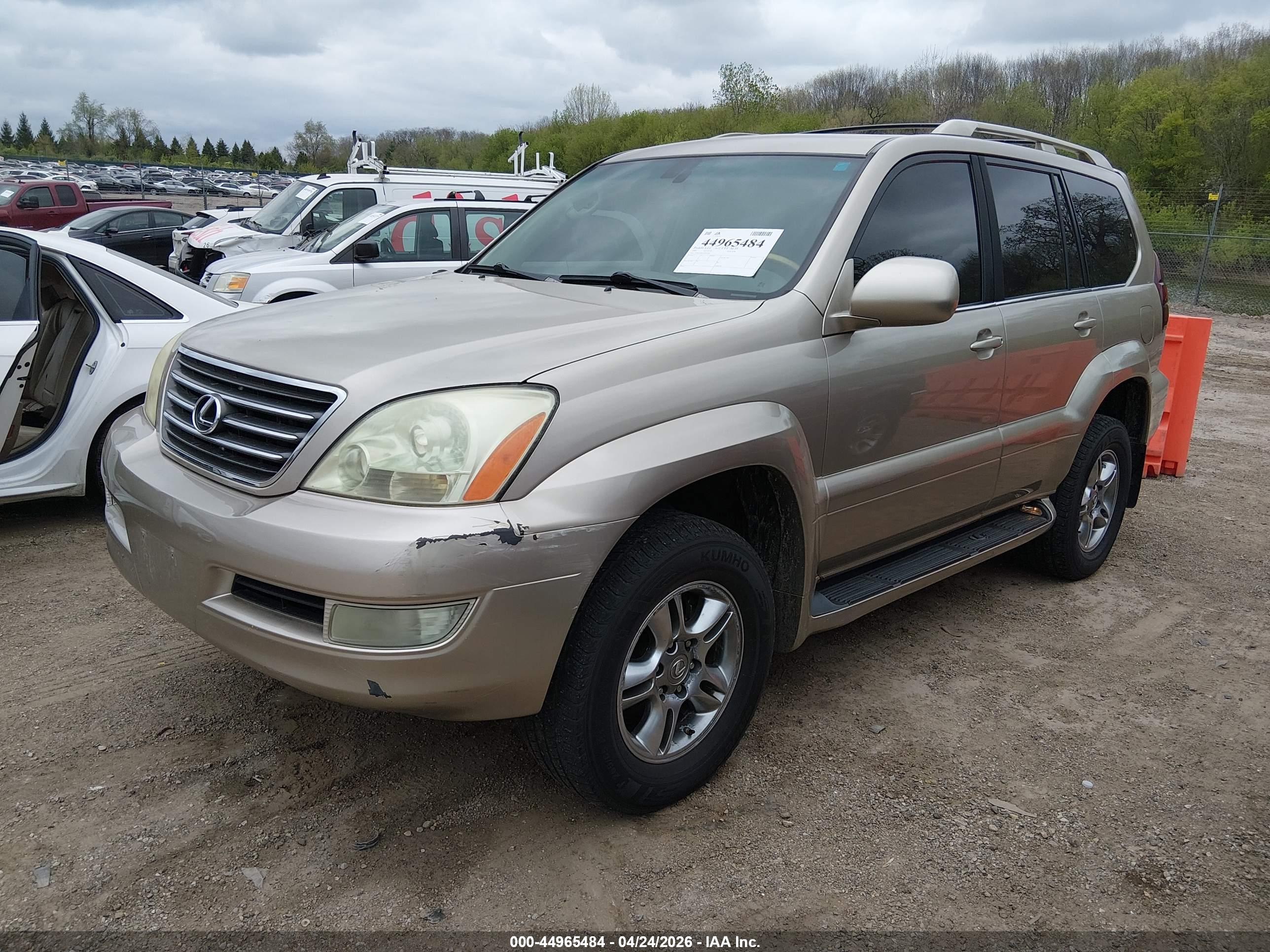 LEXUS GX image 2