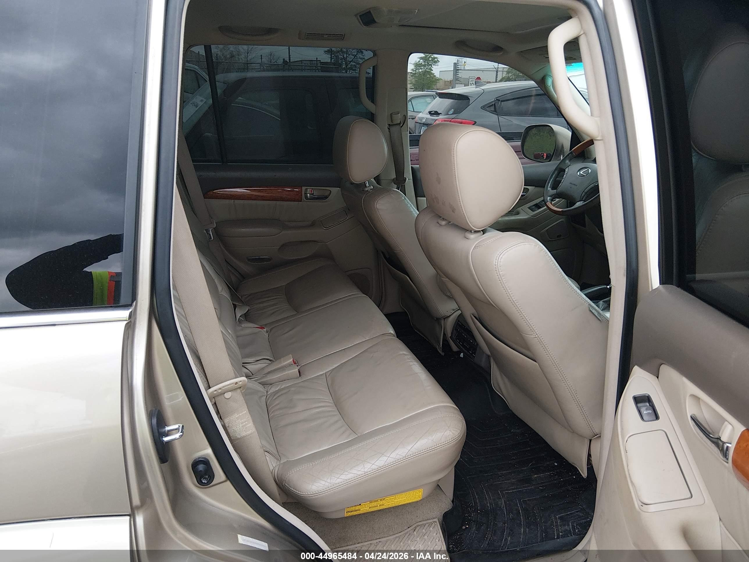 LEXUS GX image 8