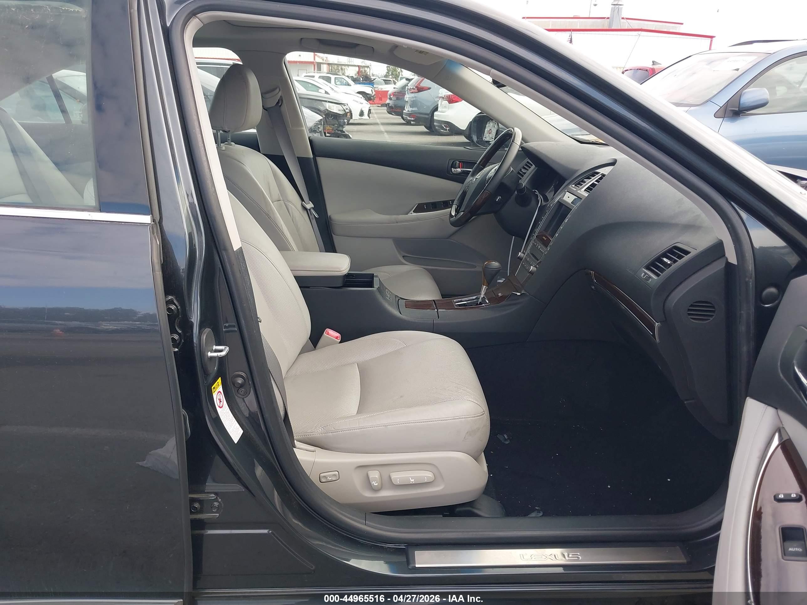 LEXUS ES image 5