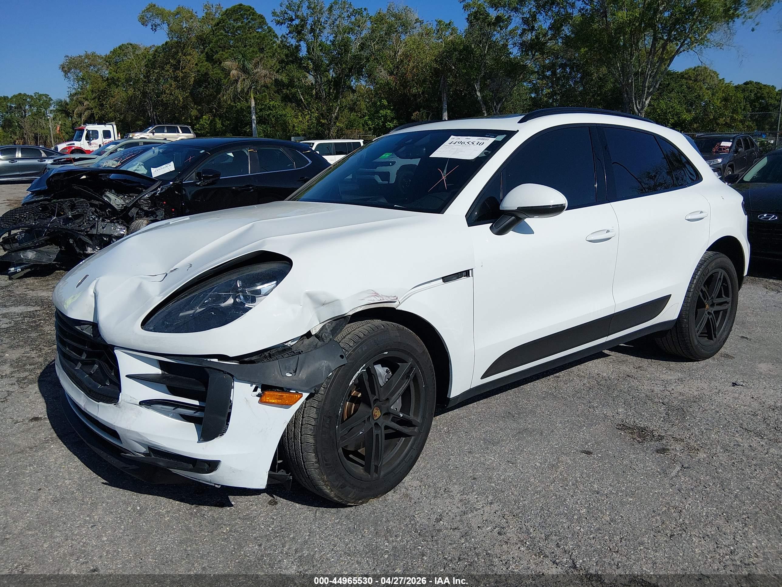 PORSCHE MACAN image 2