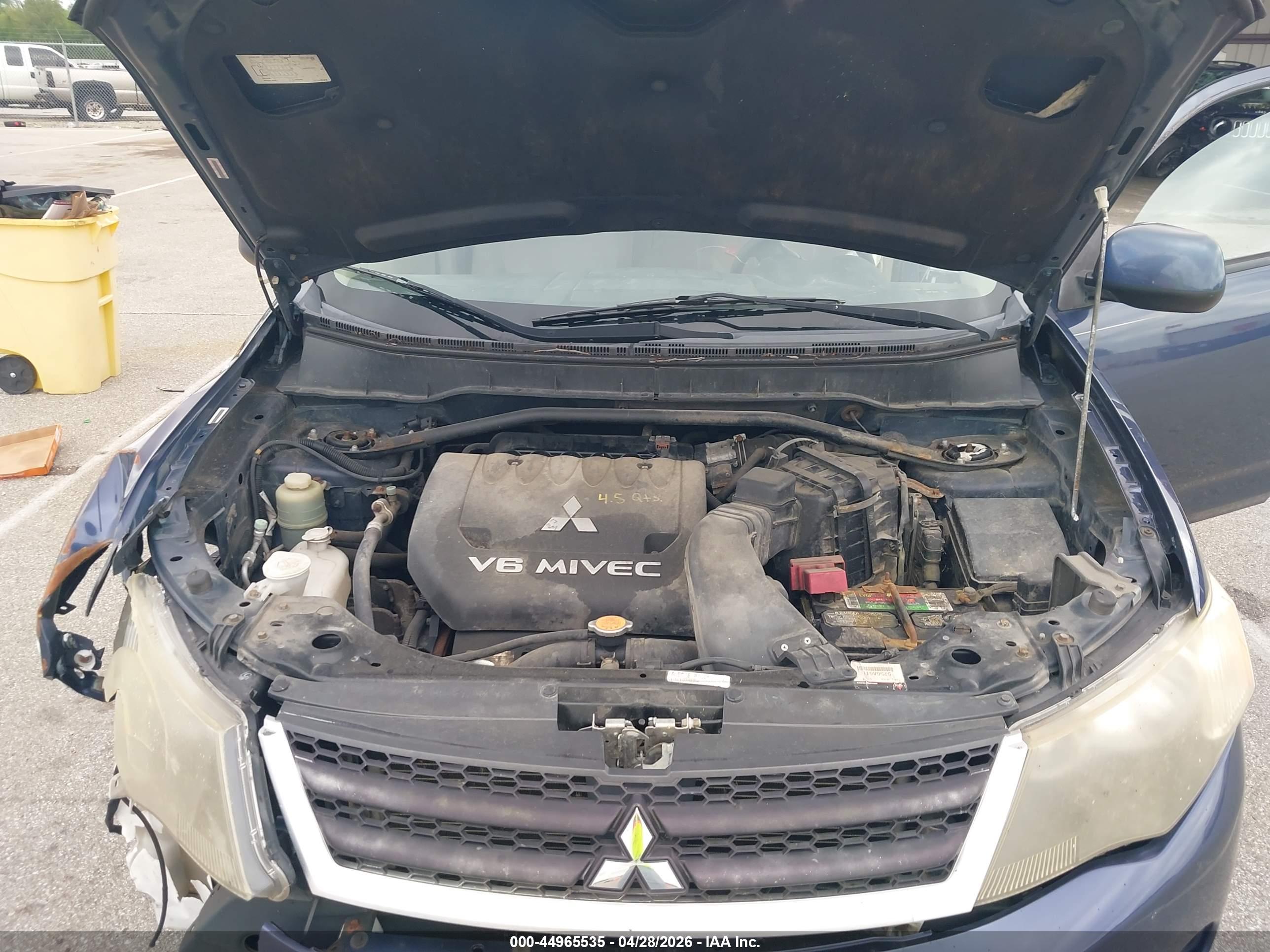 MITSUBISHI OUTLANDER image 10