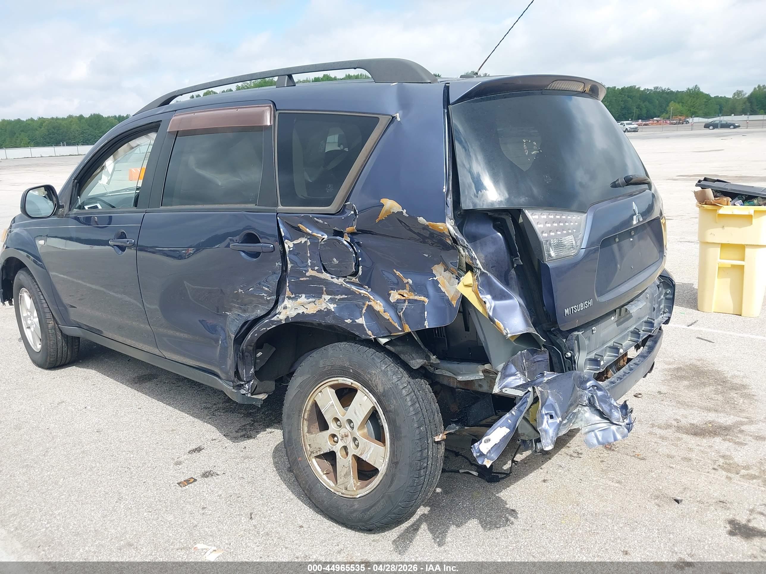 MITSUBISHI OUTLANDER image 6