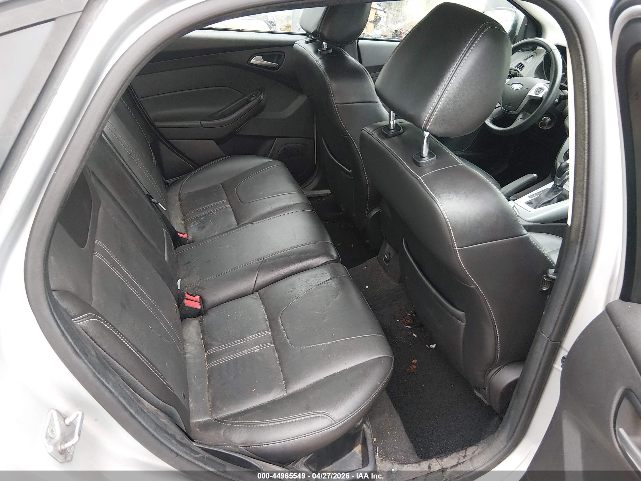 FORD FOCUS image 8