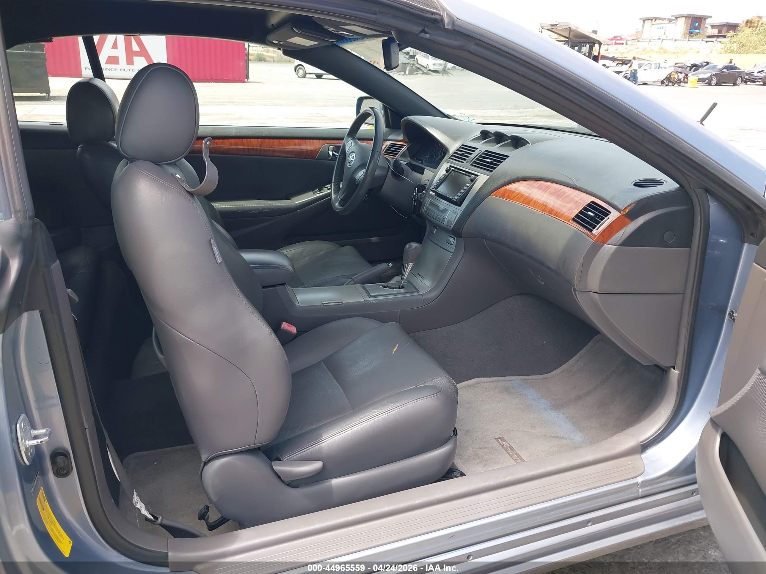 TOYOTA CAMRY image 5