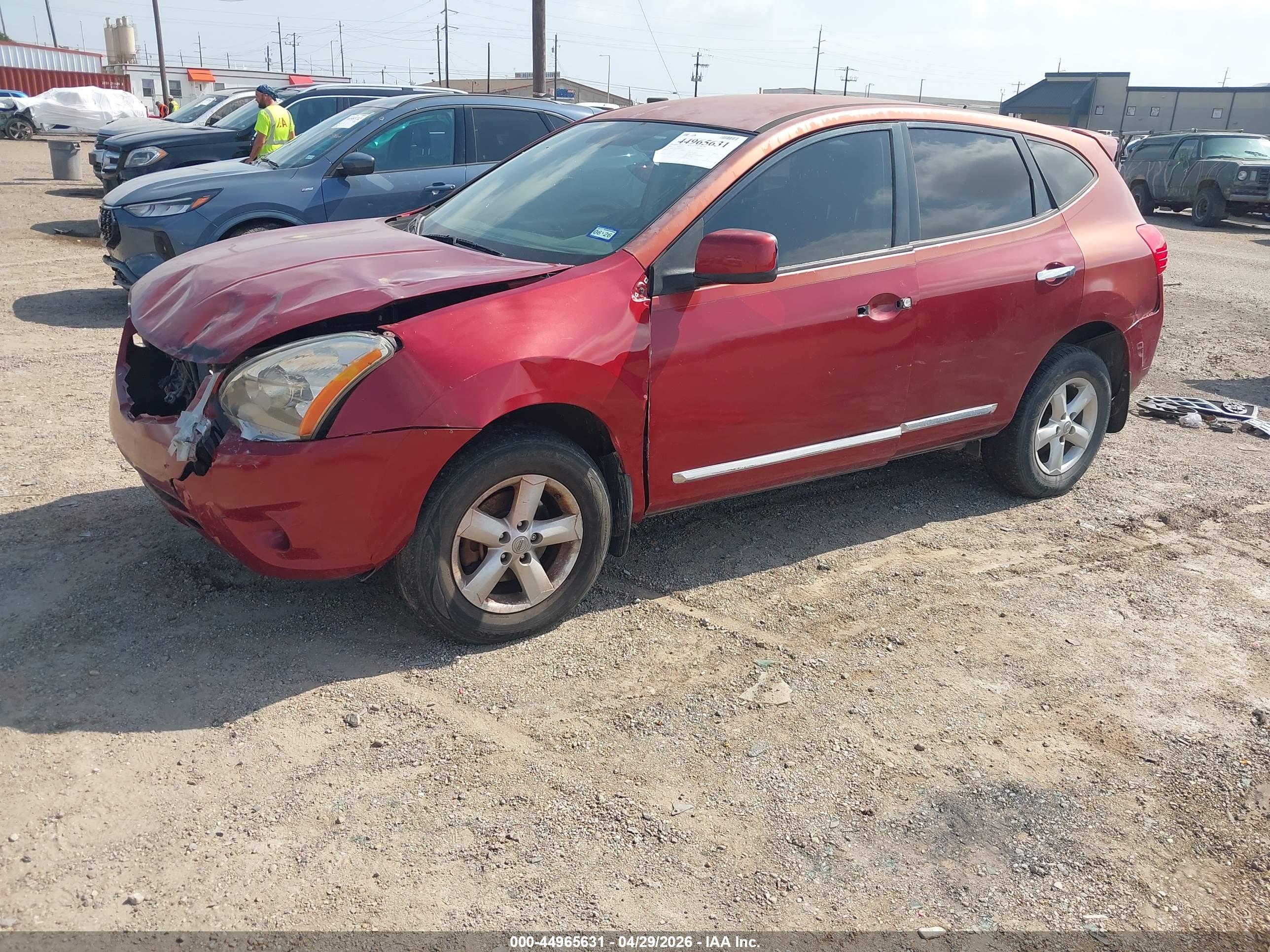 NISSAN ROGUE image 2