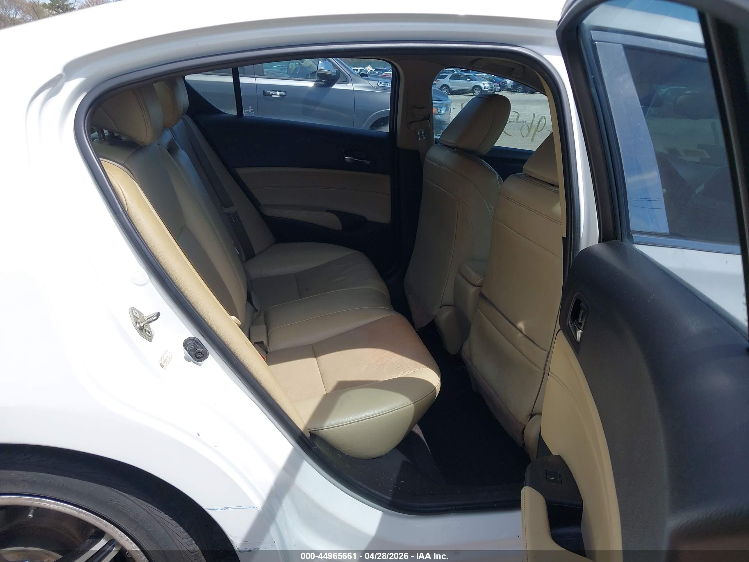 ACURA ILX image 8