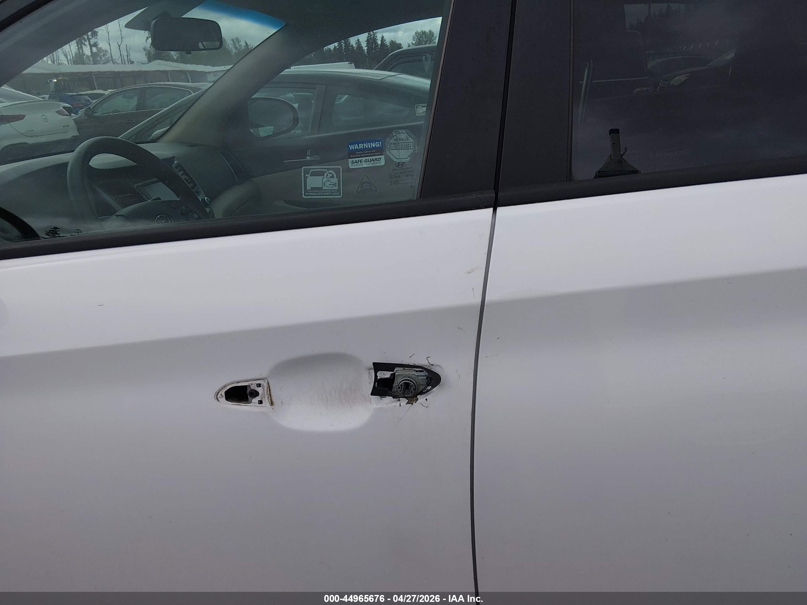 HYUNDAI TUCSON image 6