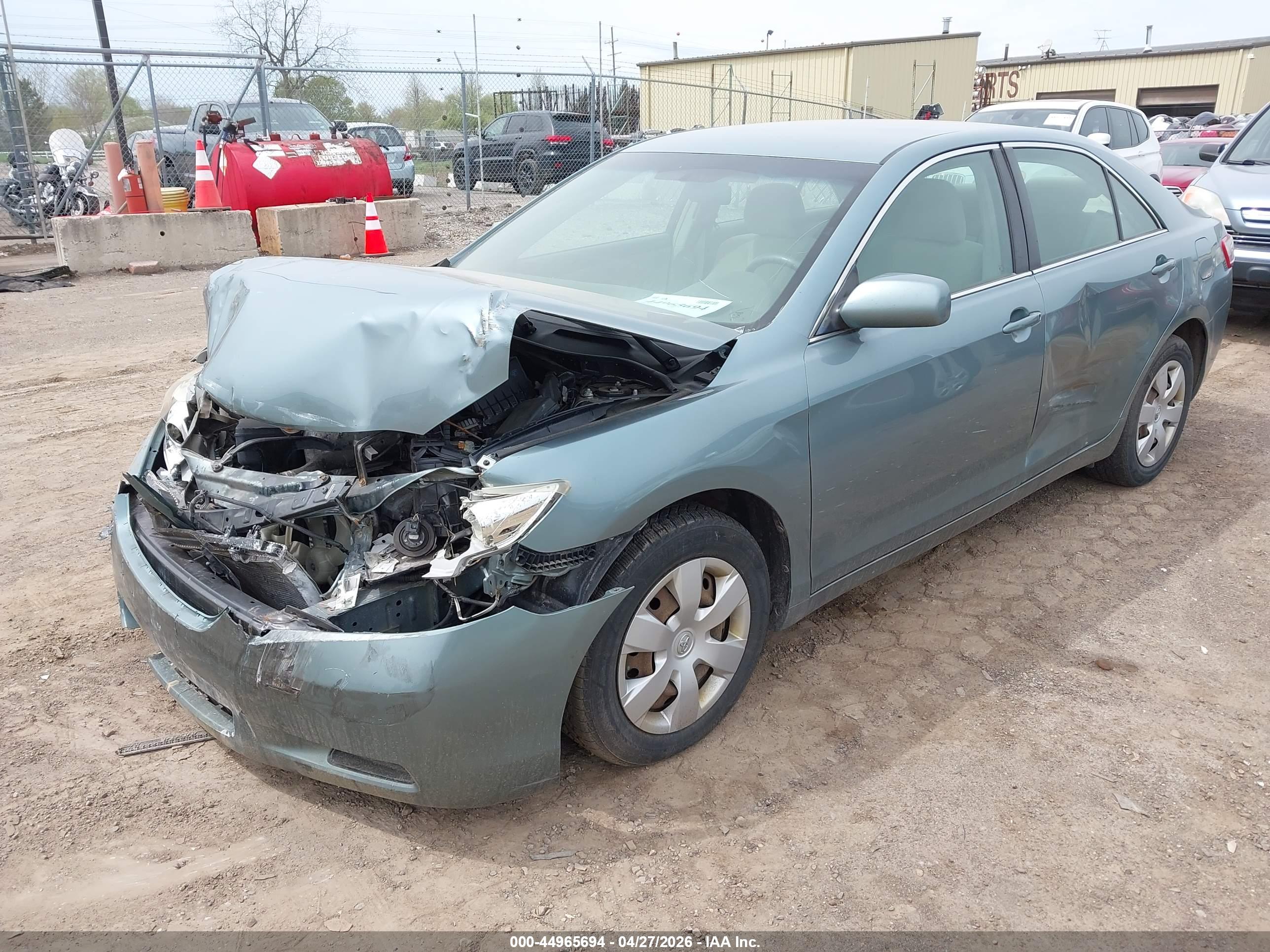 TOYOTA CAMRY image 2