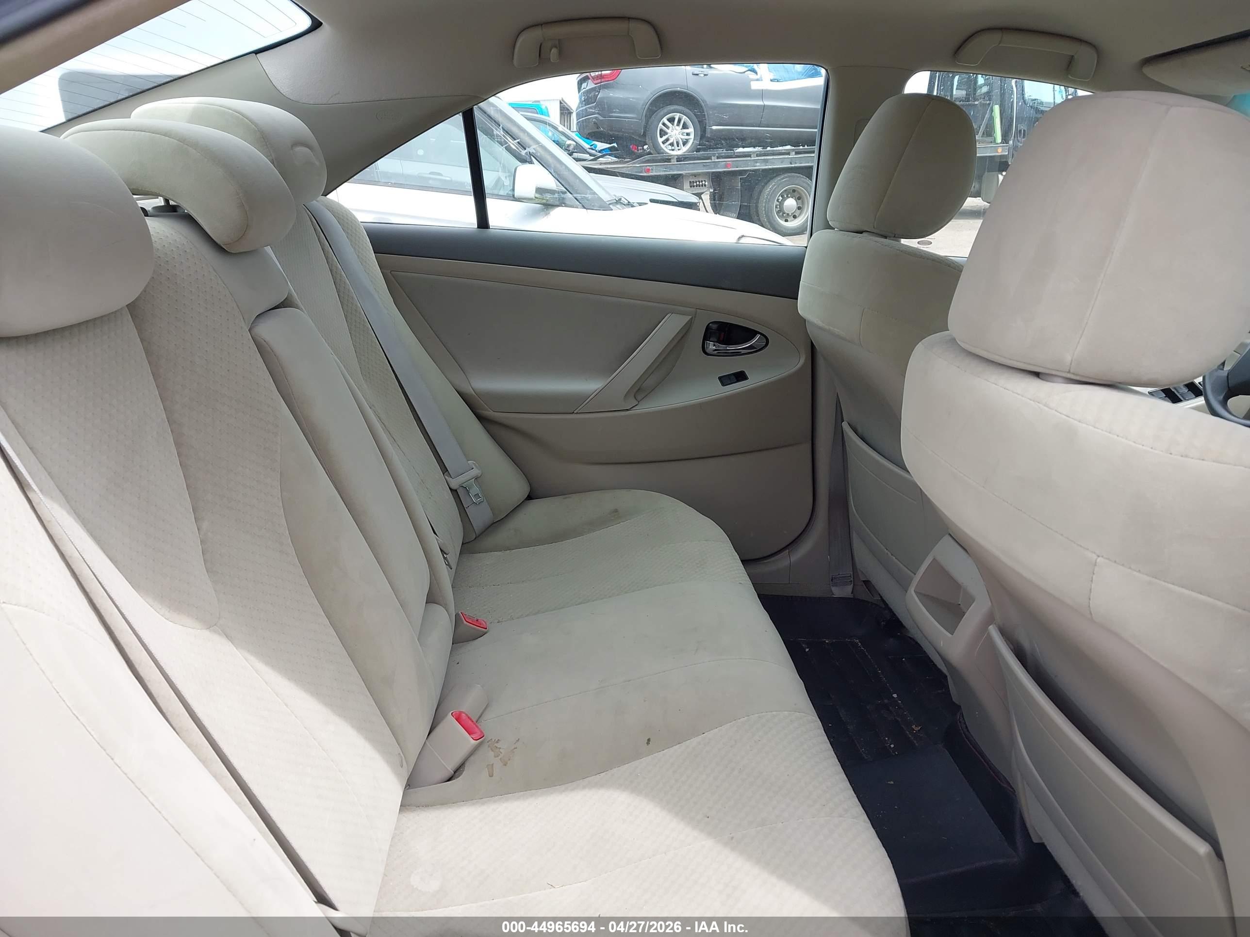 TOYOTA CAMRY image 8