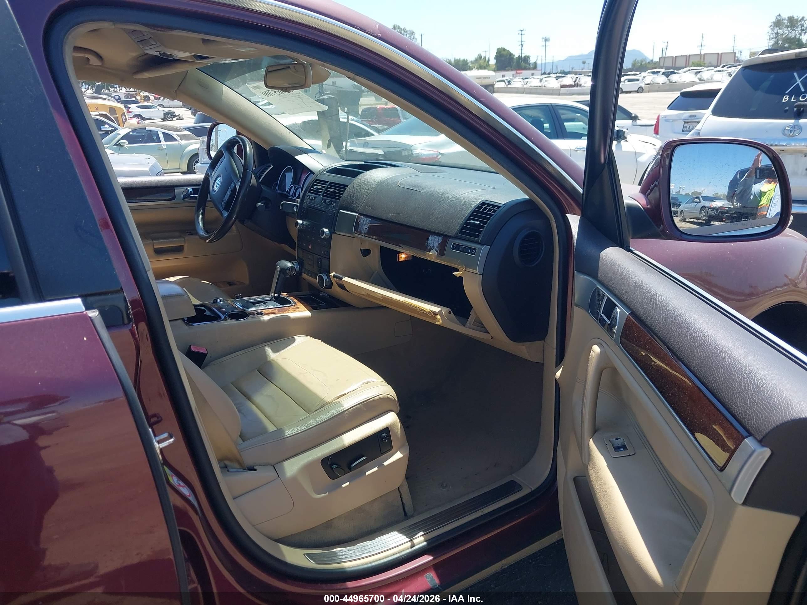 VOLKSWAGEN TOUAREG image 5