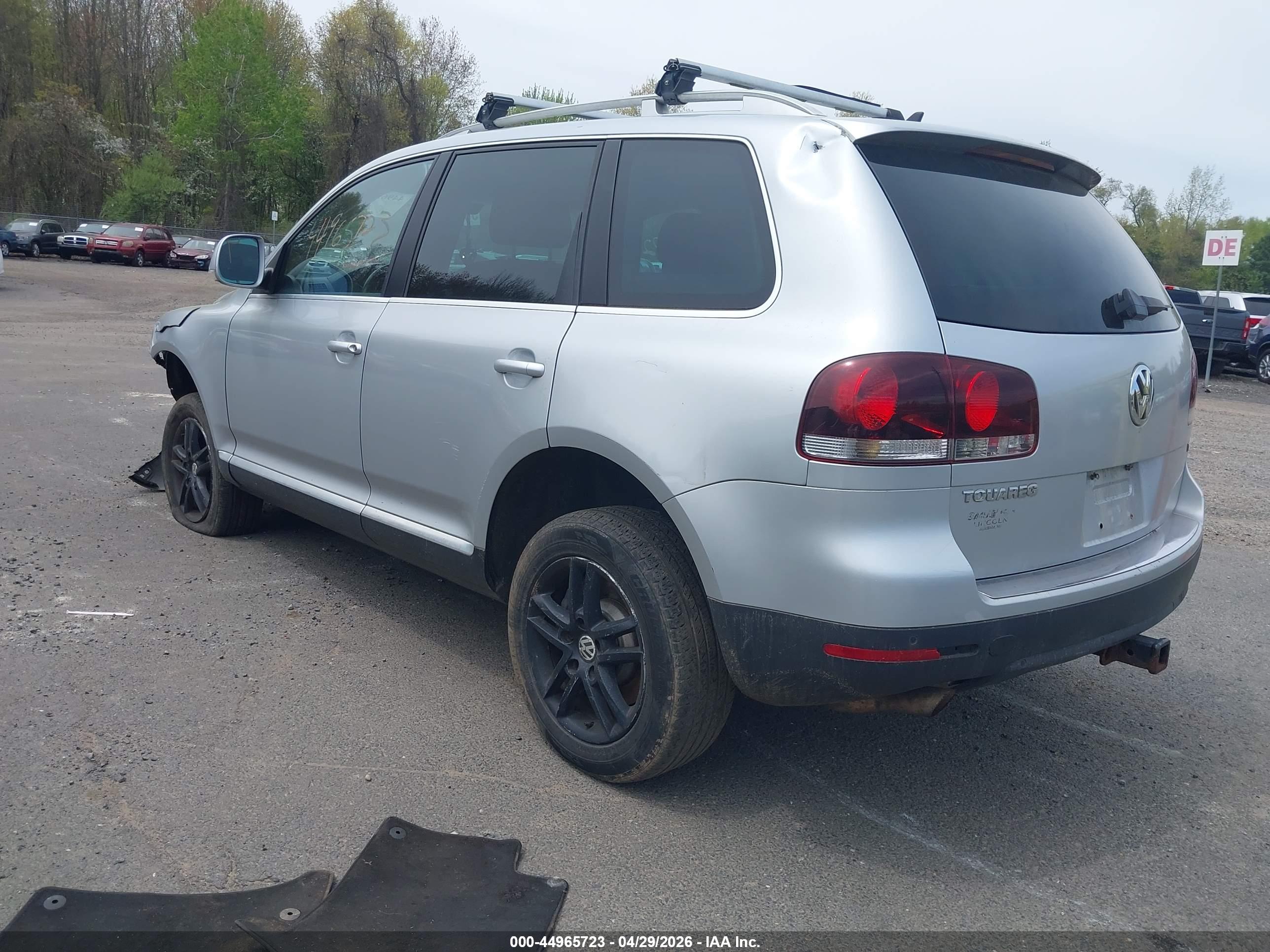 VOLKSWAGEN TOUAREG image 3