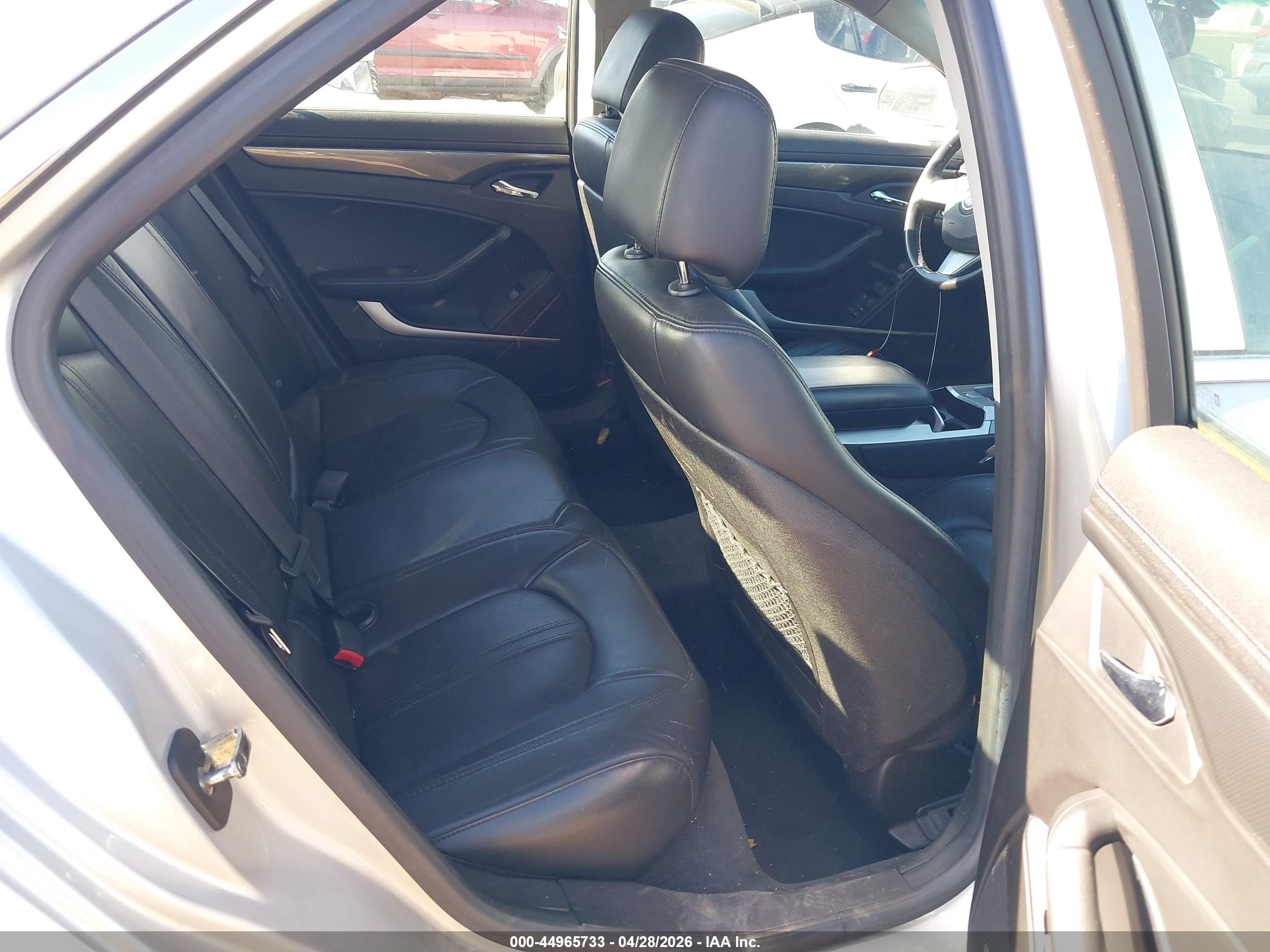 CADILLAC CTS image 8