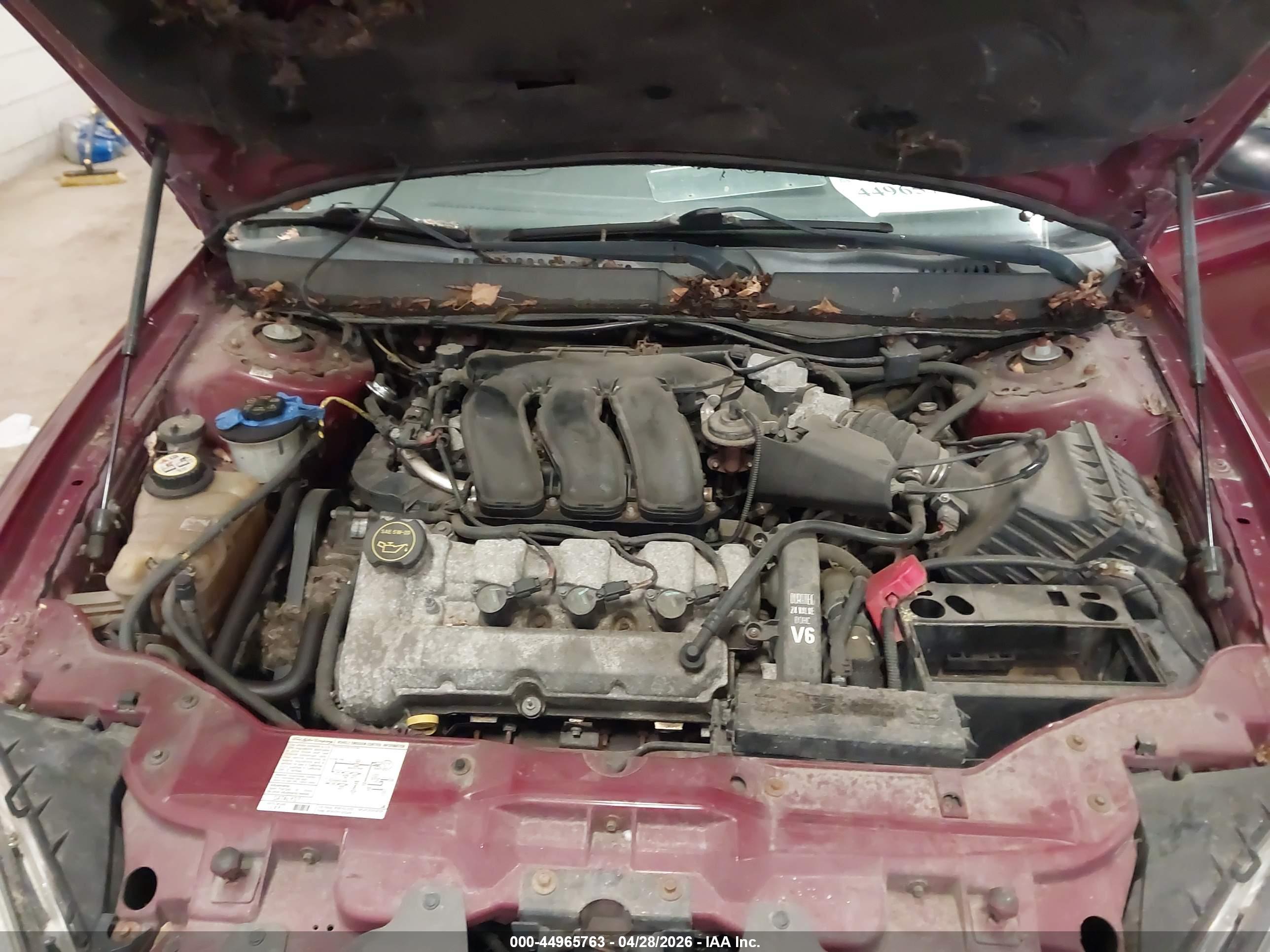 FORD TAURUS image 10
