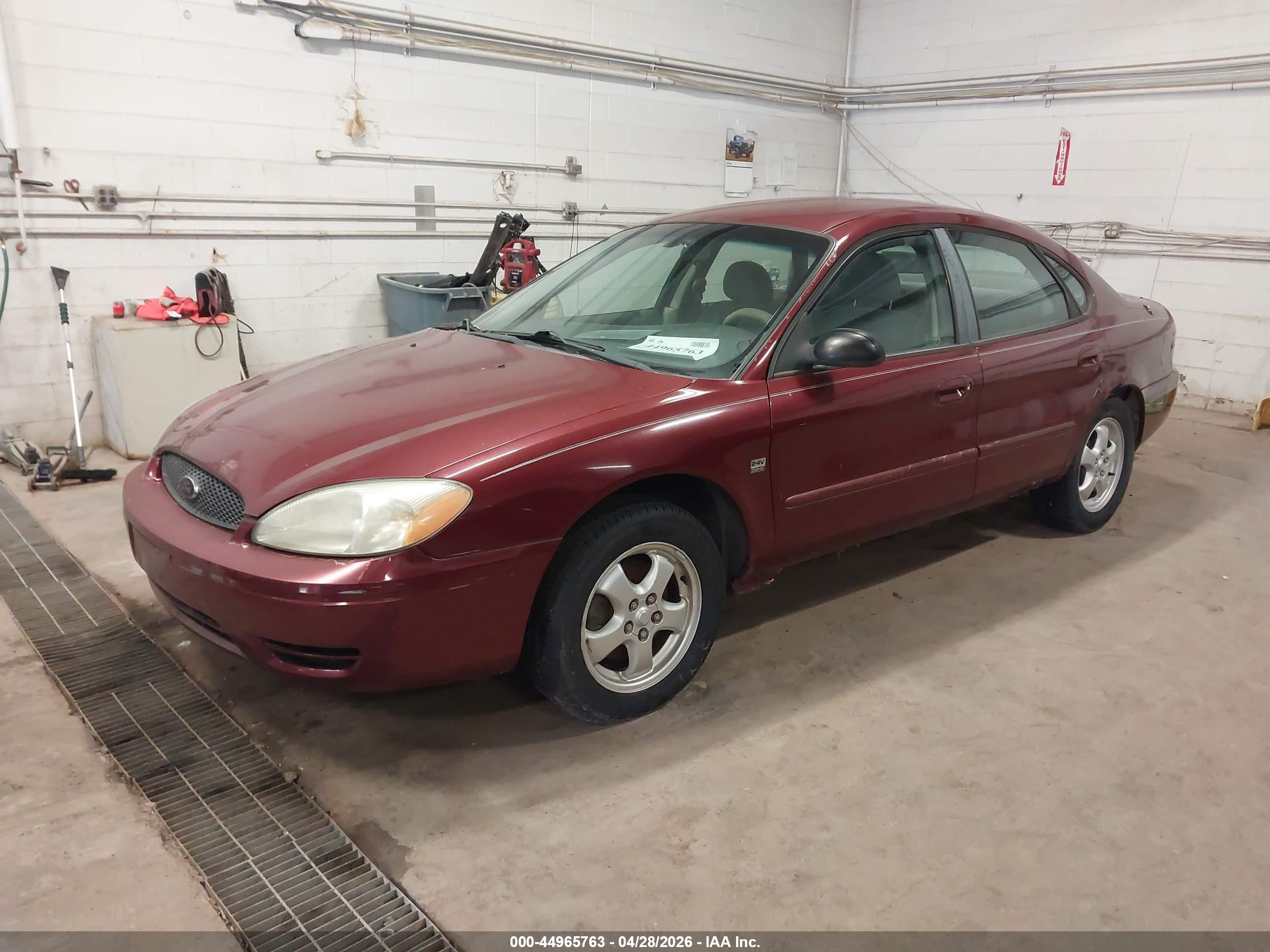 FORD TAURUS image 2