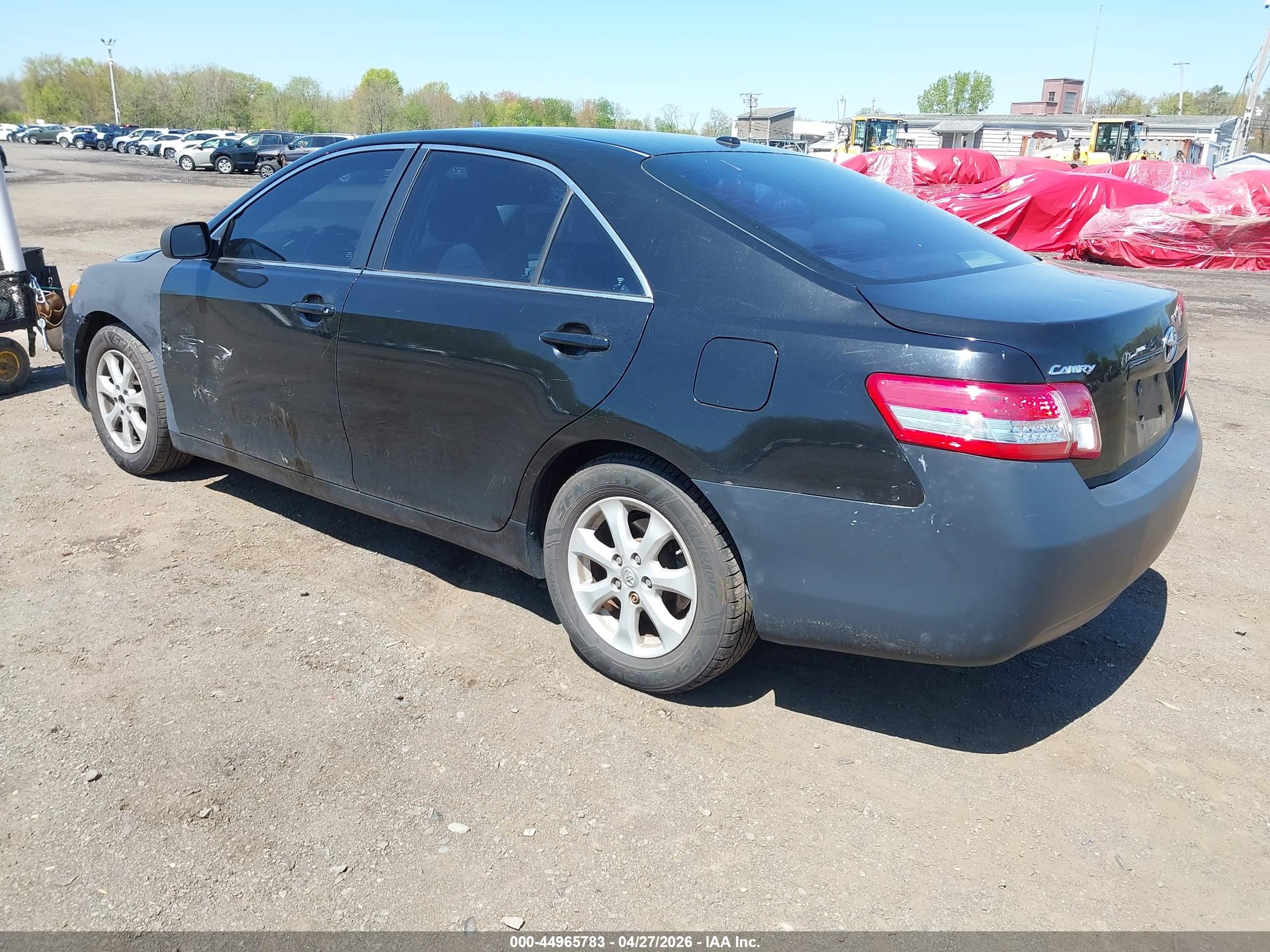 TOYOTA CAMRY image 3