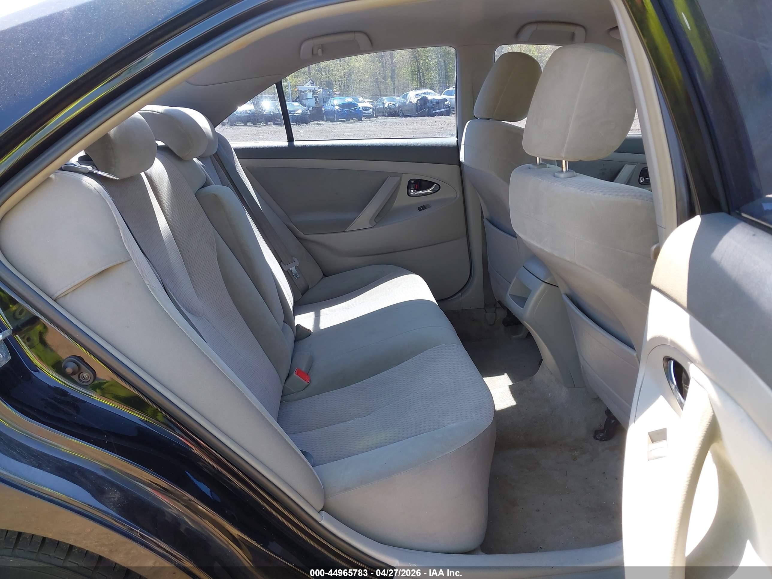 TOYOTA CAMRY image 8