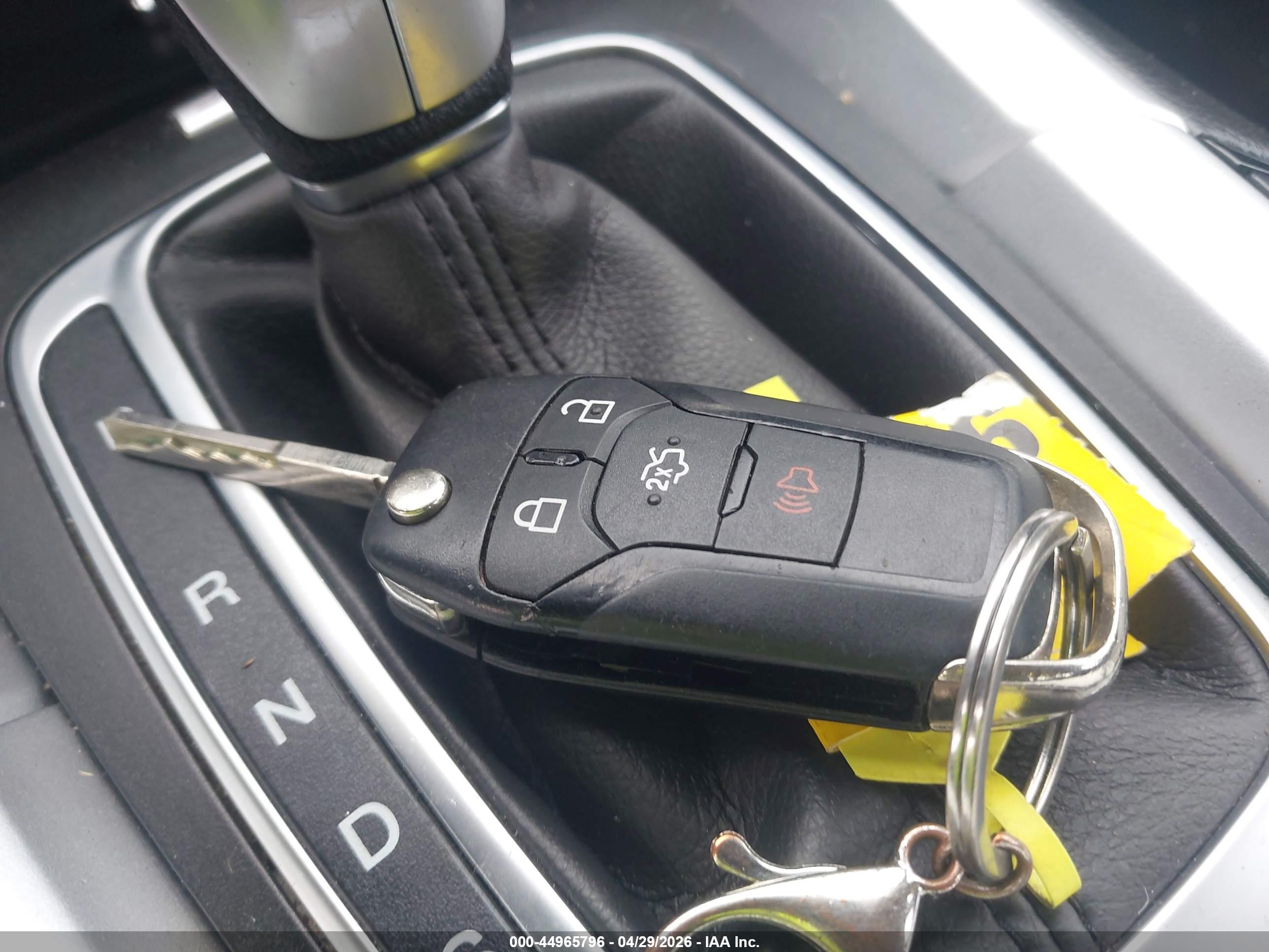 FORD FUSION image 11