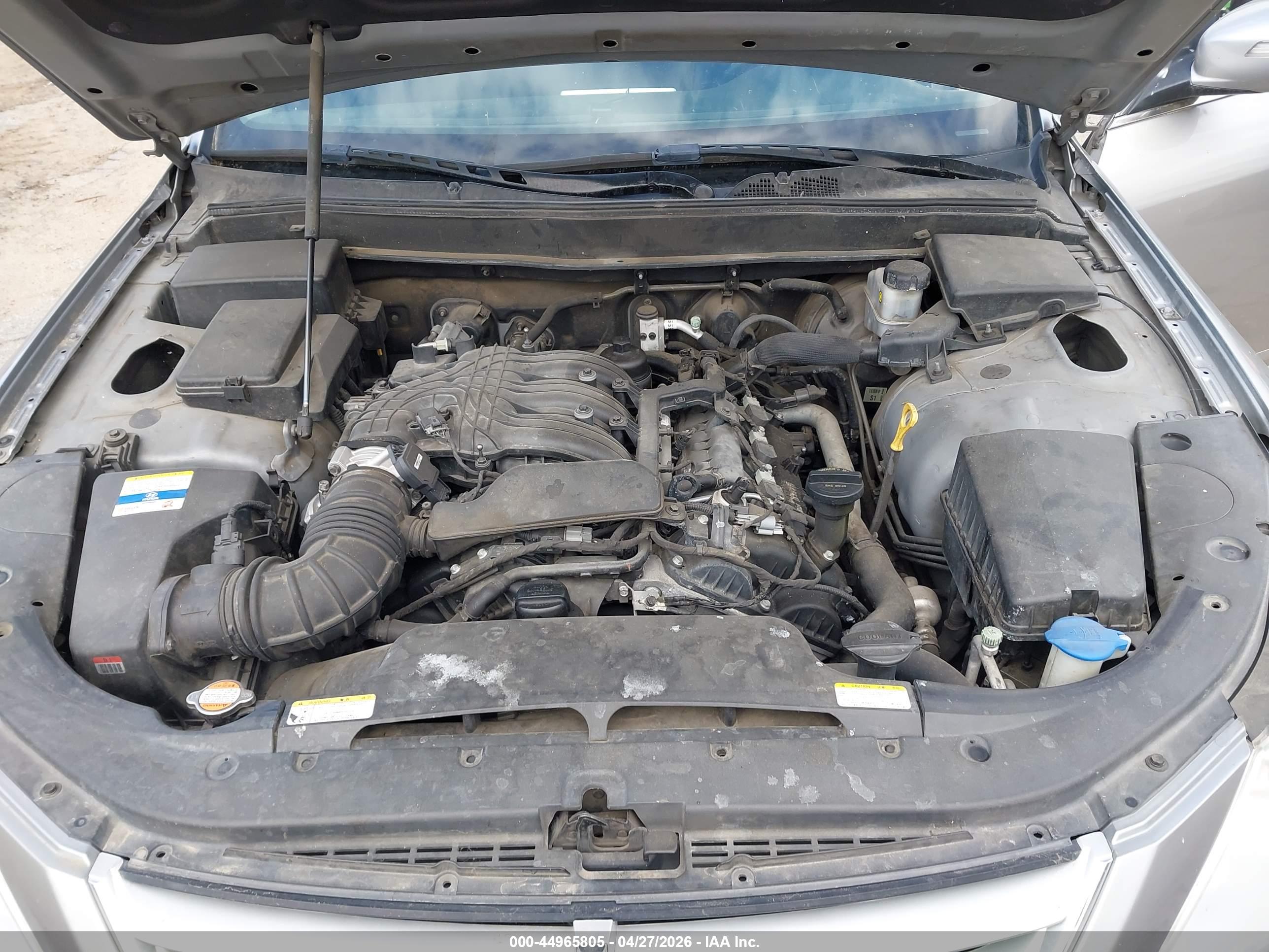 HYUNDAI GENESIS image 10