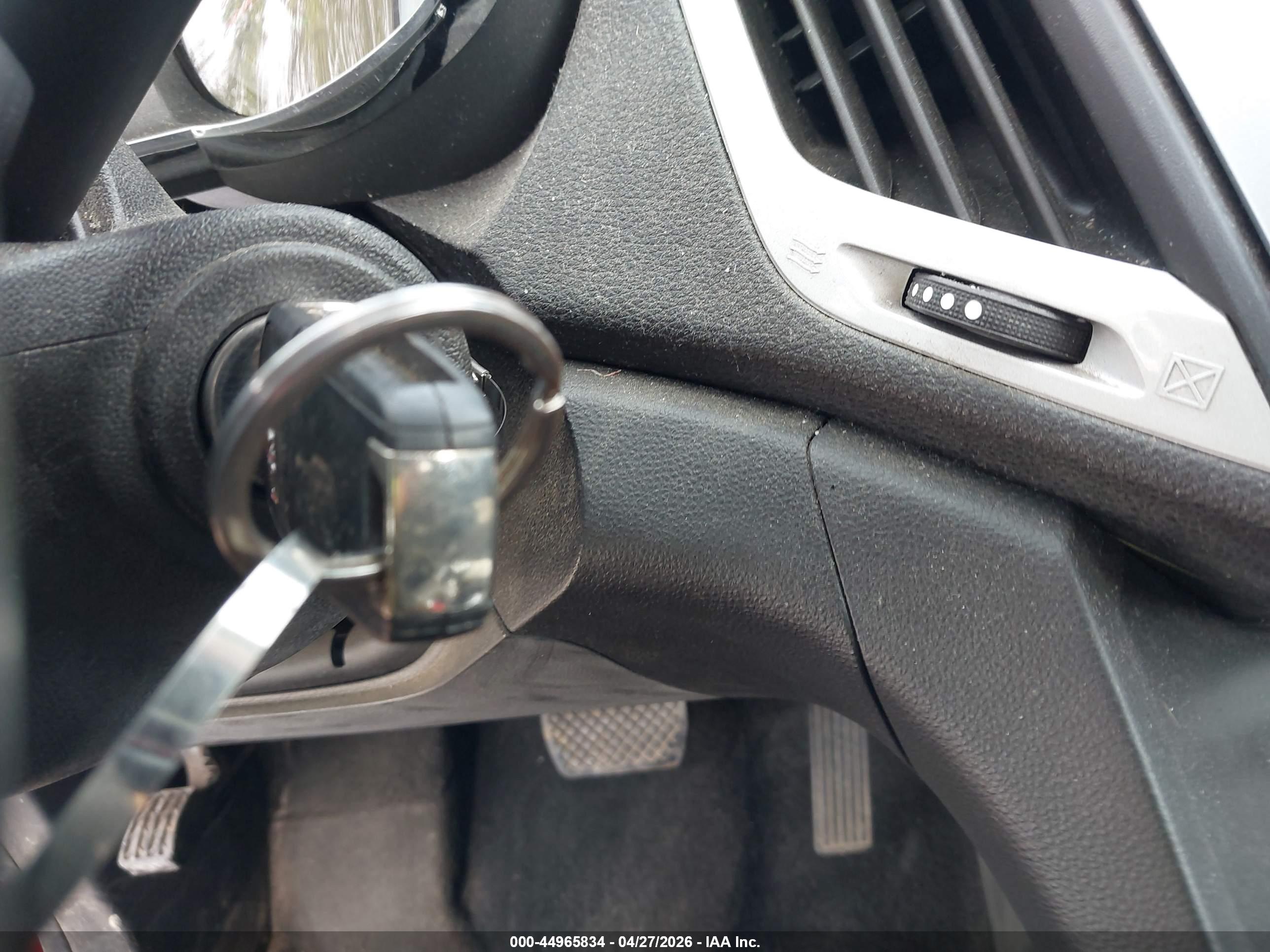 GMC TERRAIN image 11