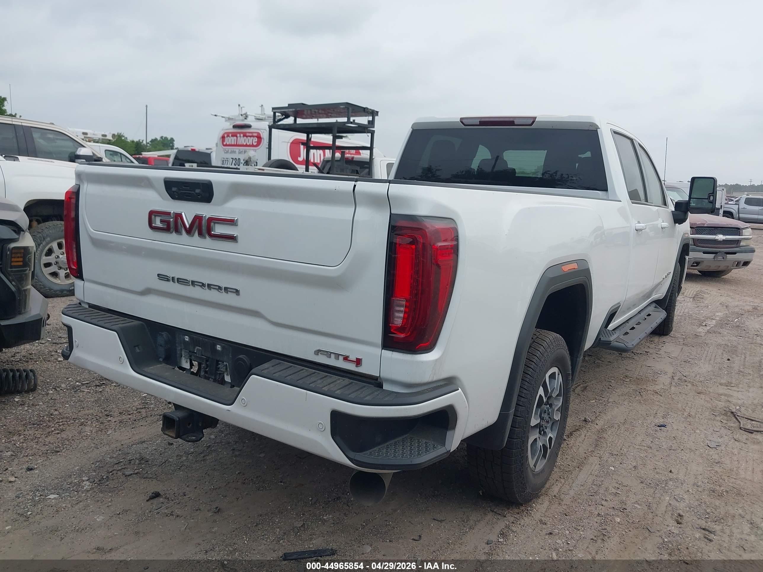 GMC SIERRA image 4