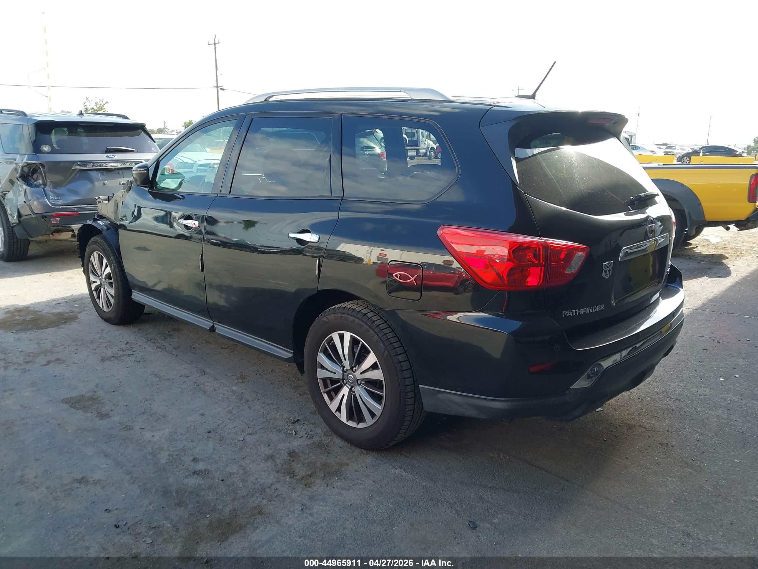 NISSAN PATHFINDER image 3