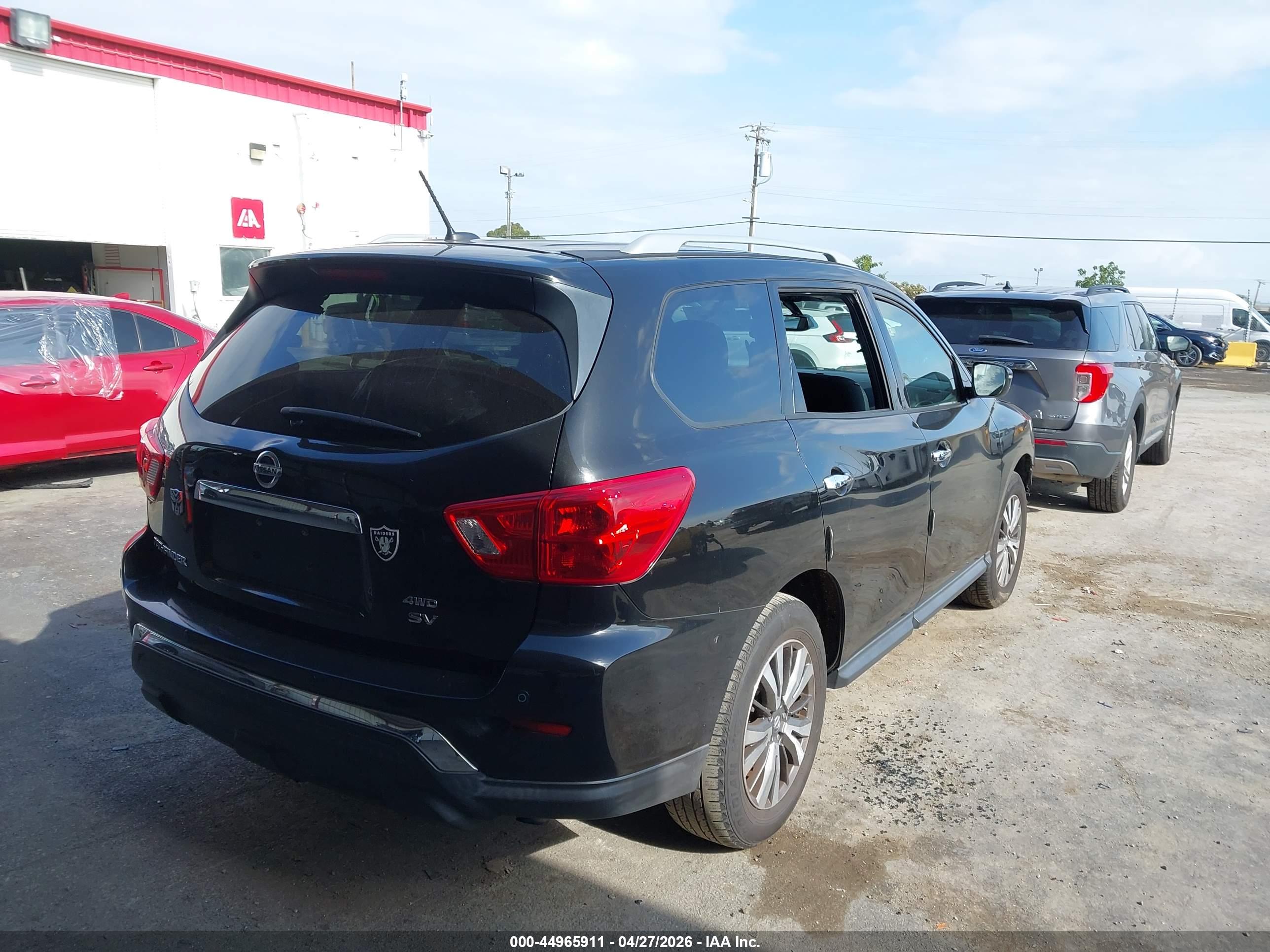 NISSAN PATHFINDER image 4