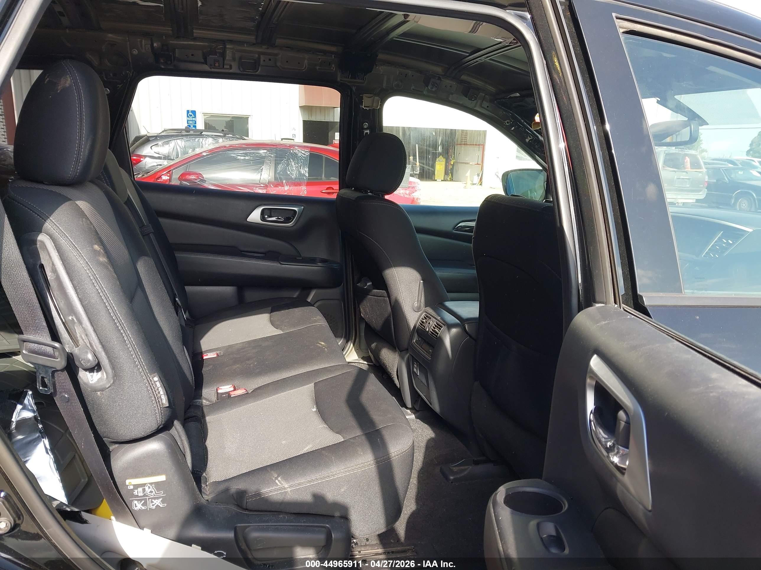 NISSAN PATHFINDER image 8