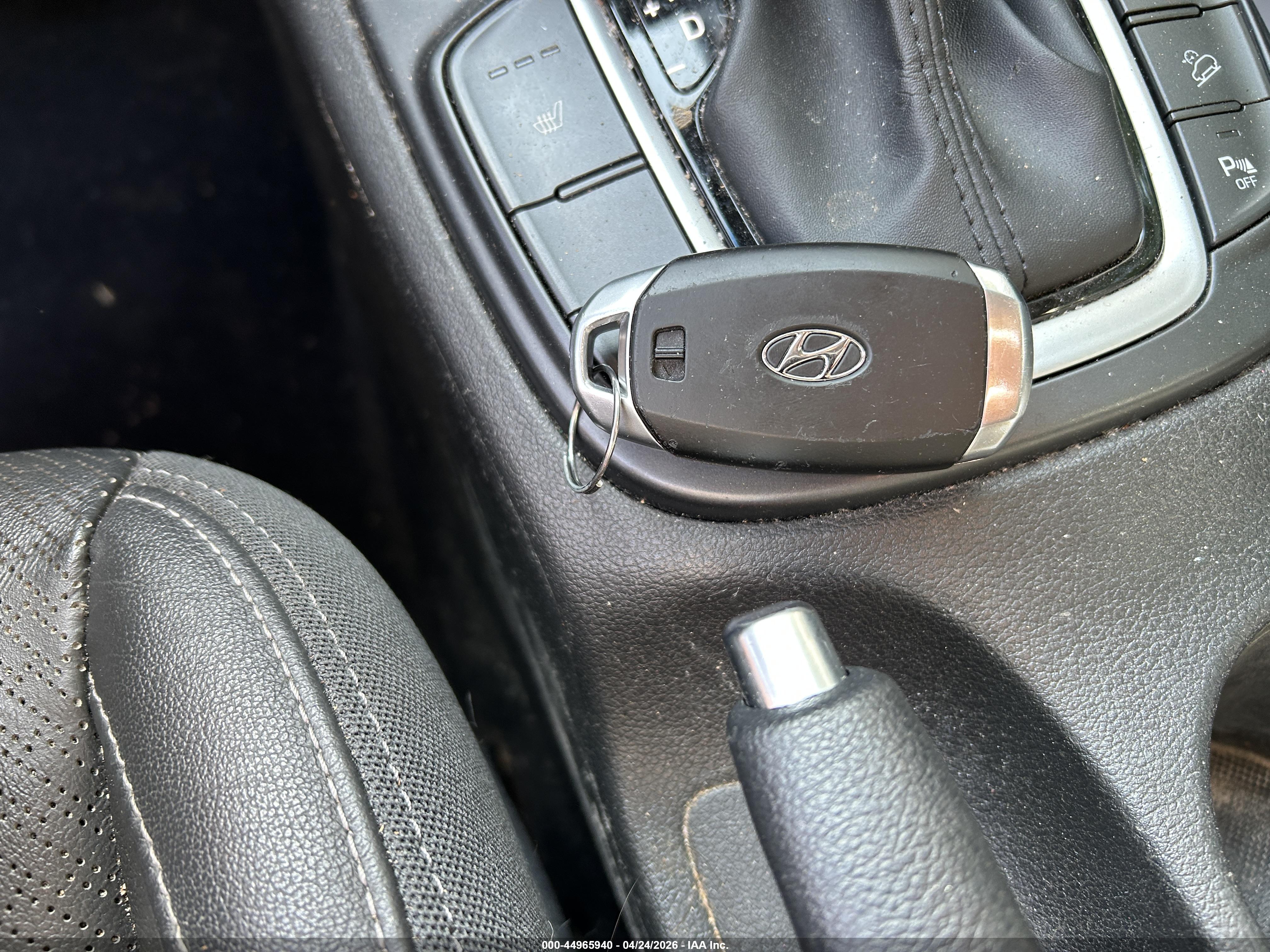 HYUNDAI KONA image 11