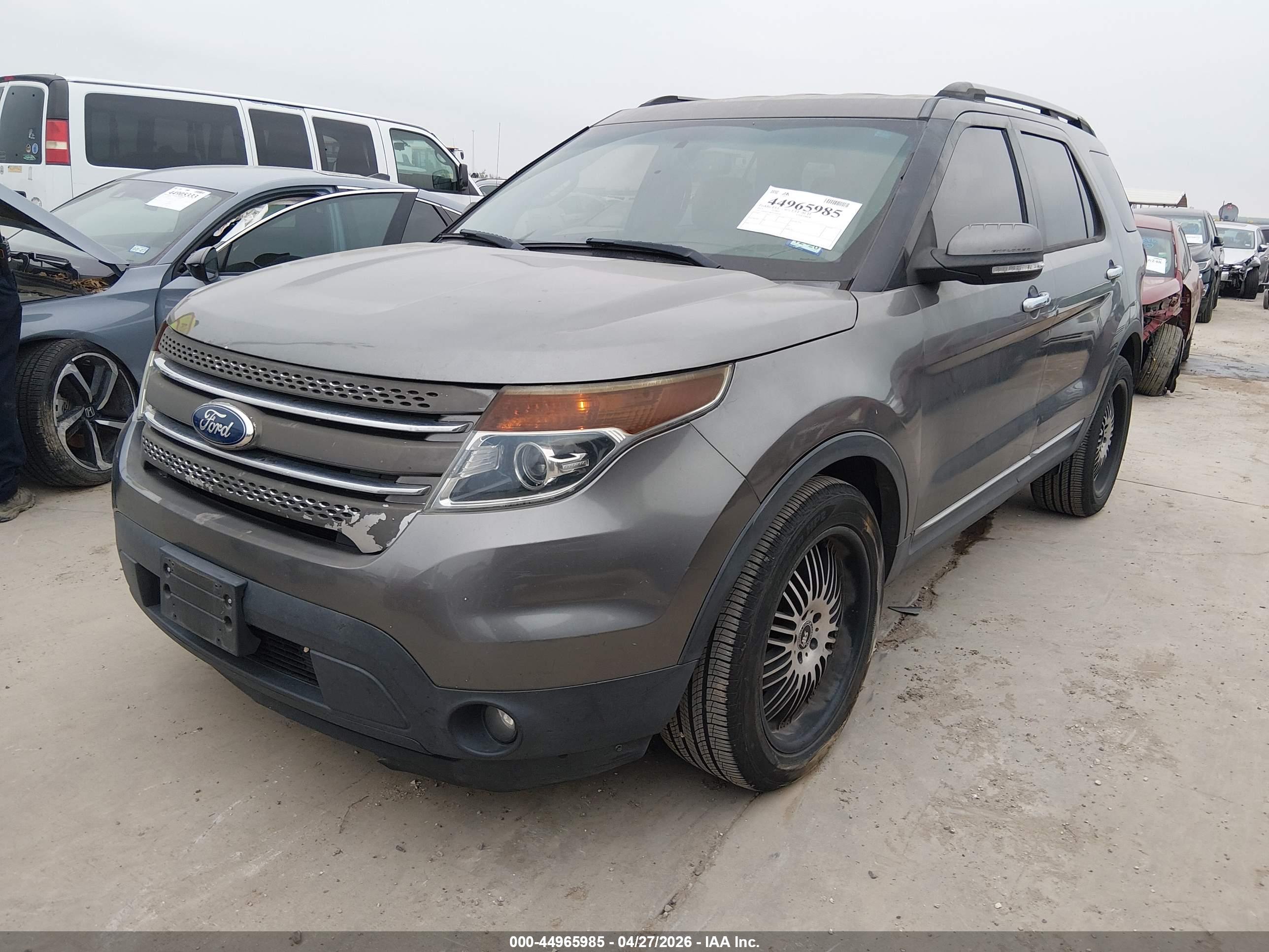 FORD EXPLORER image 2