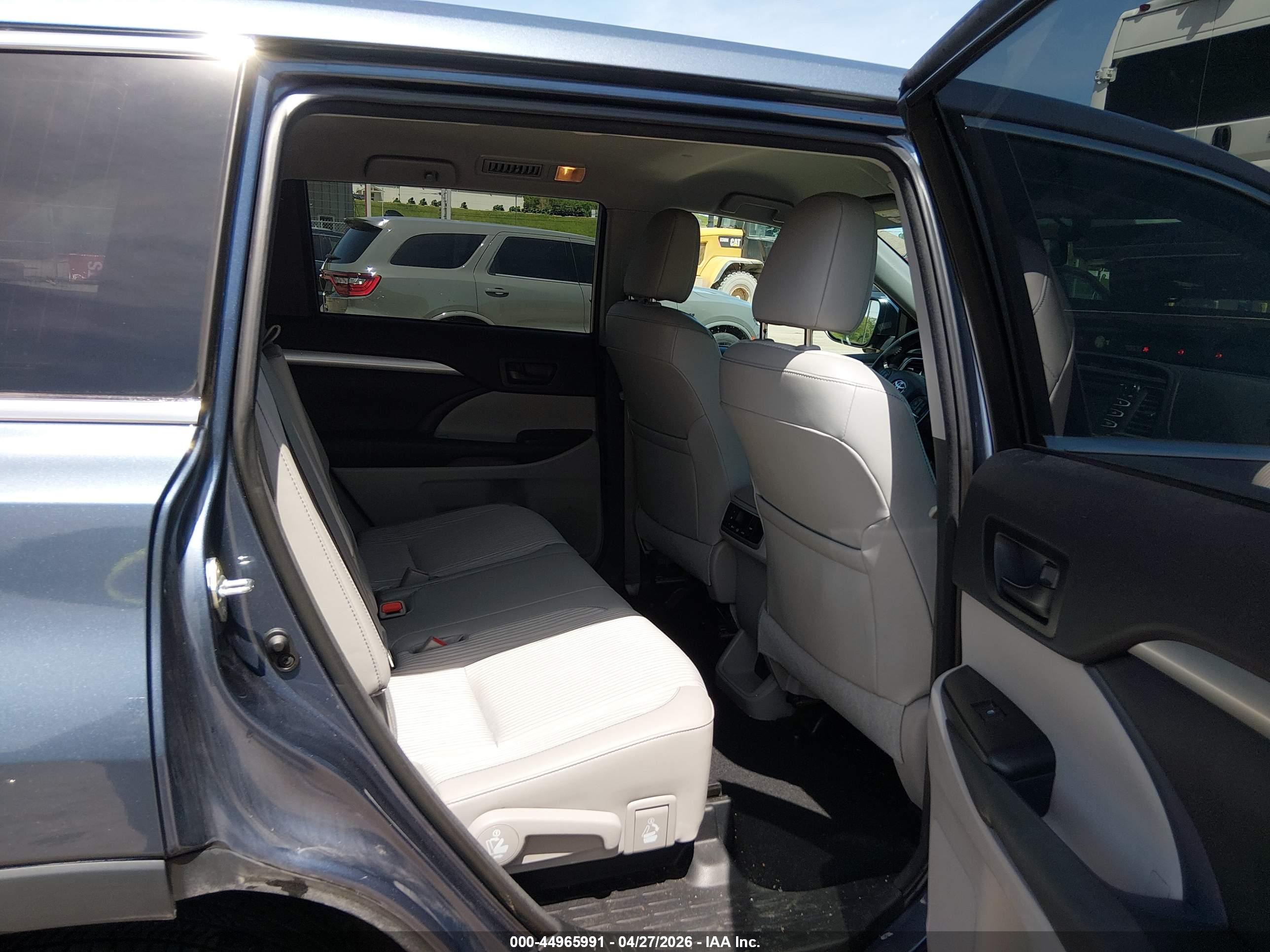 TOYOTA HIGHLANDER image 8