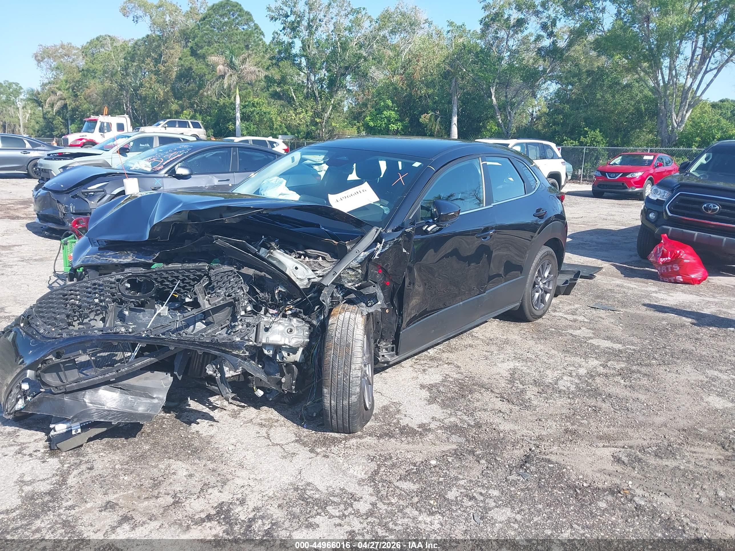 MAZDA CX-30 image 2