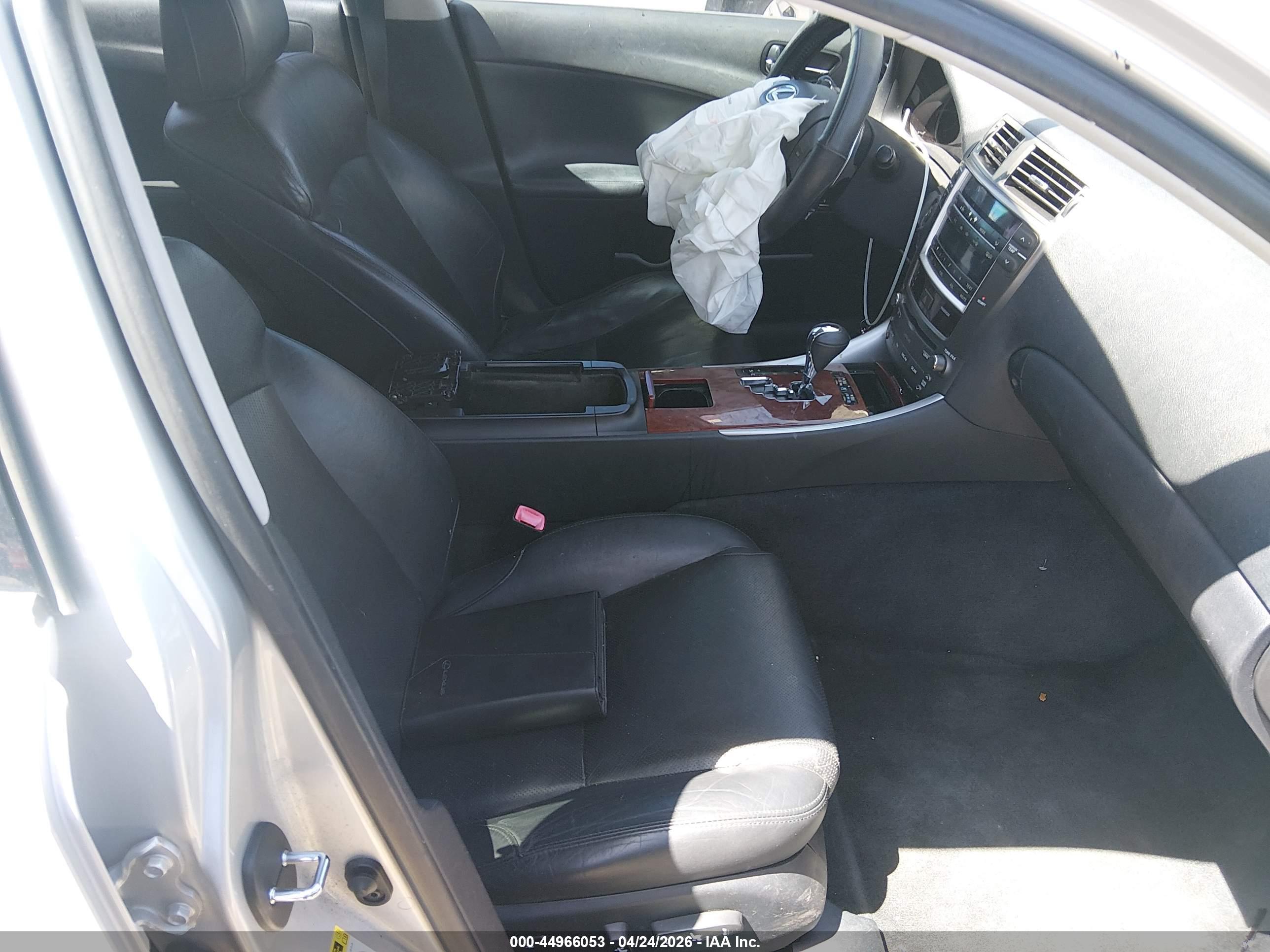 LEXUS IS image 5