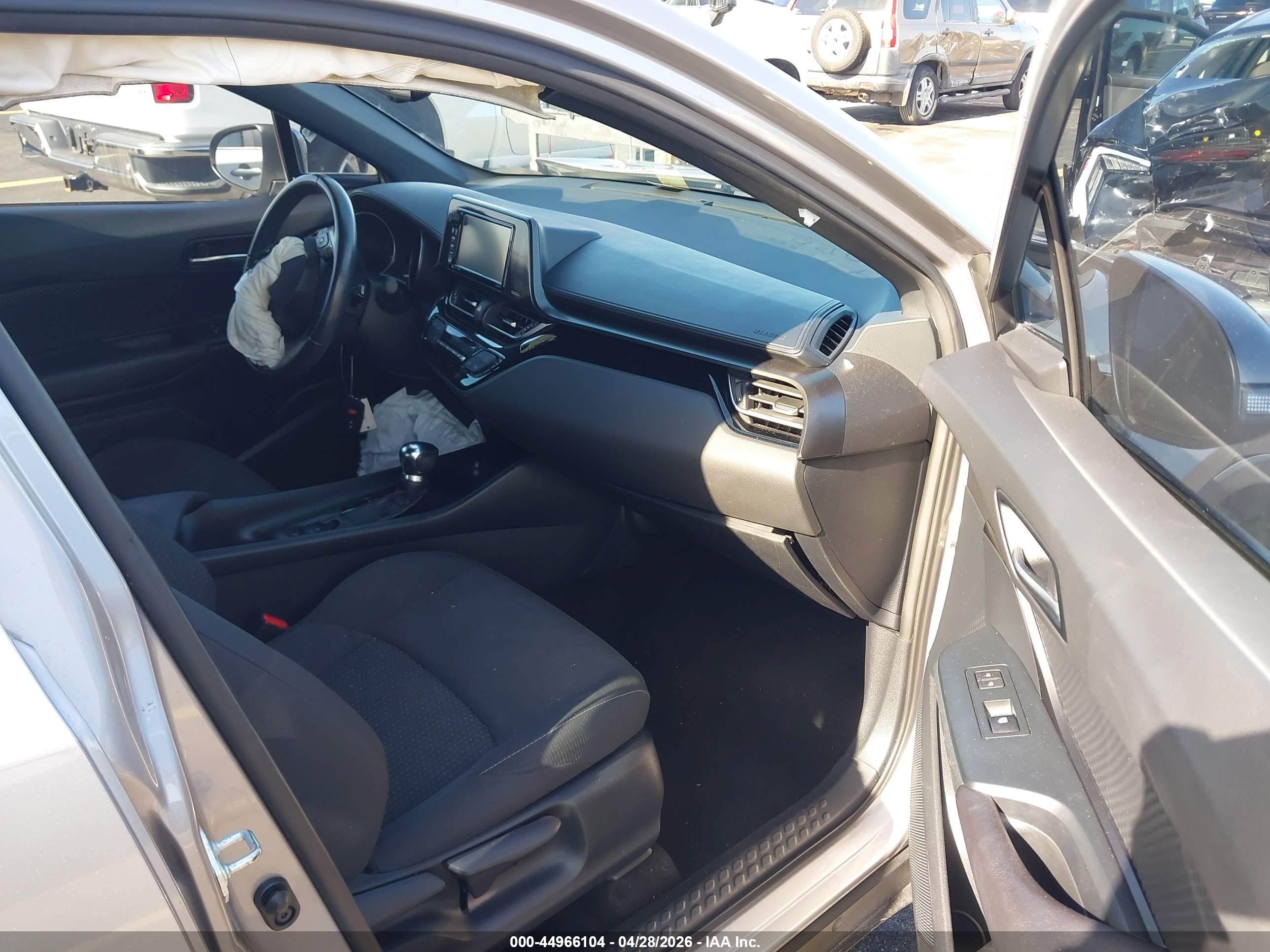 TOYOTA C-HR image 5