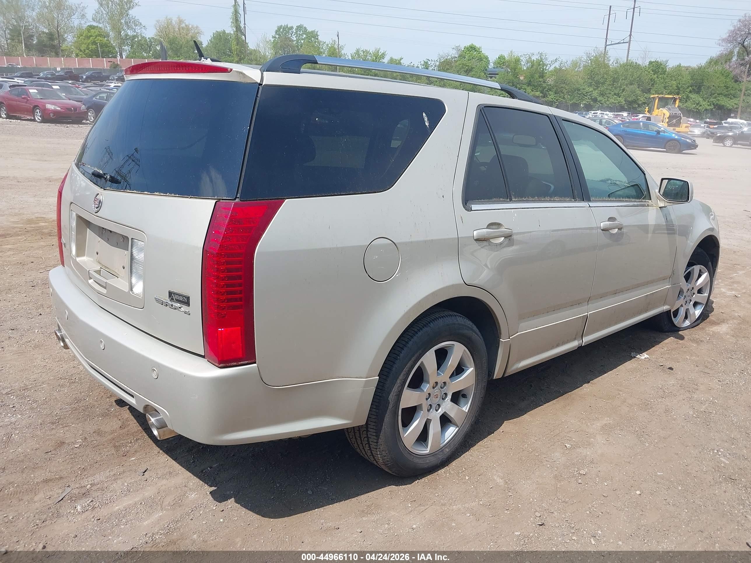 CADILLAC SRX image 4