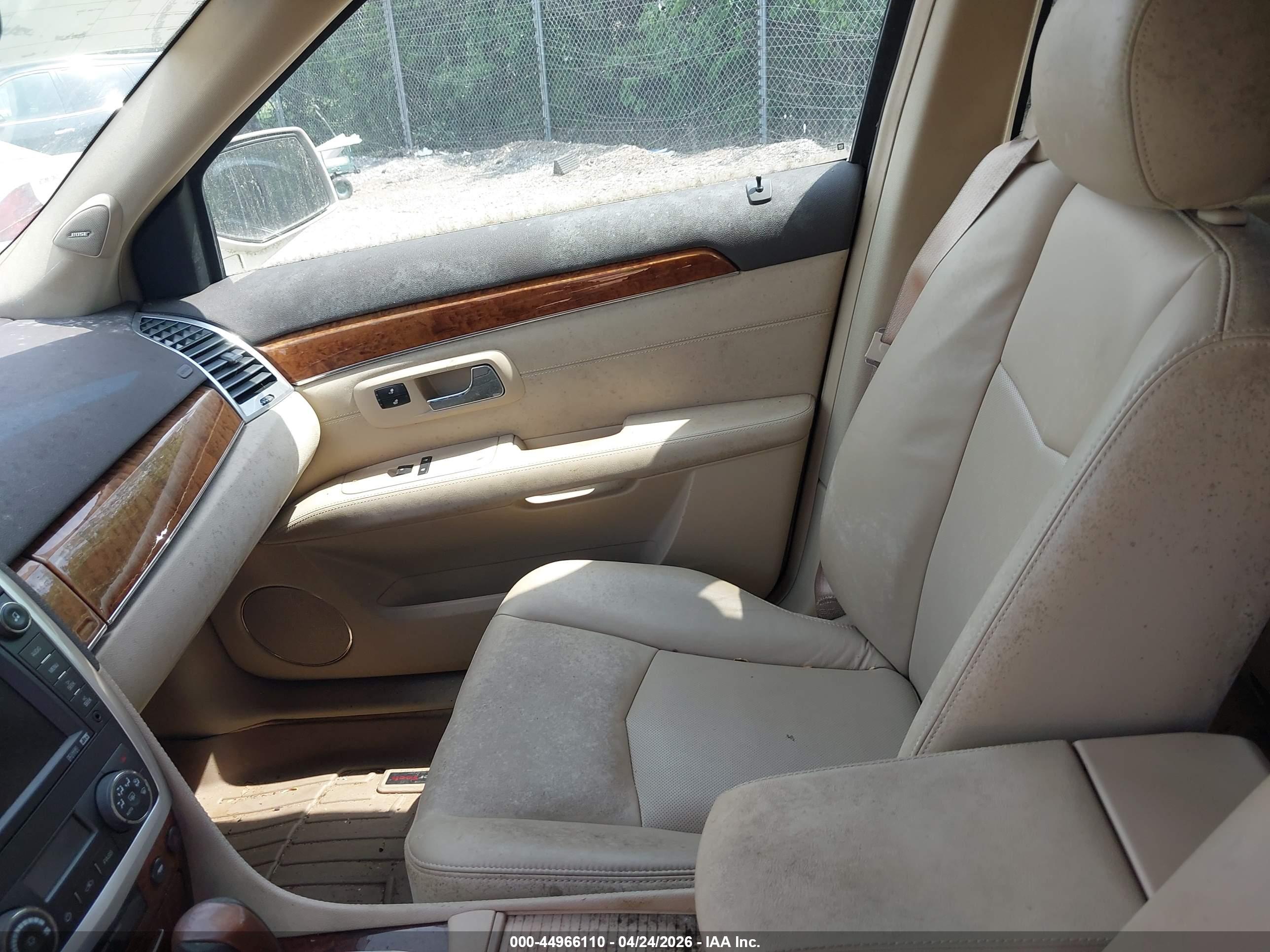 CADILLAC SRX image 5
