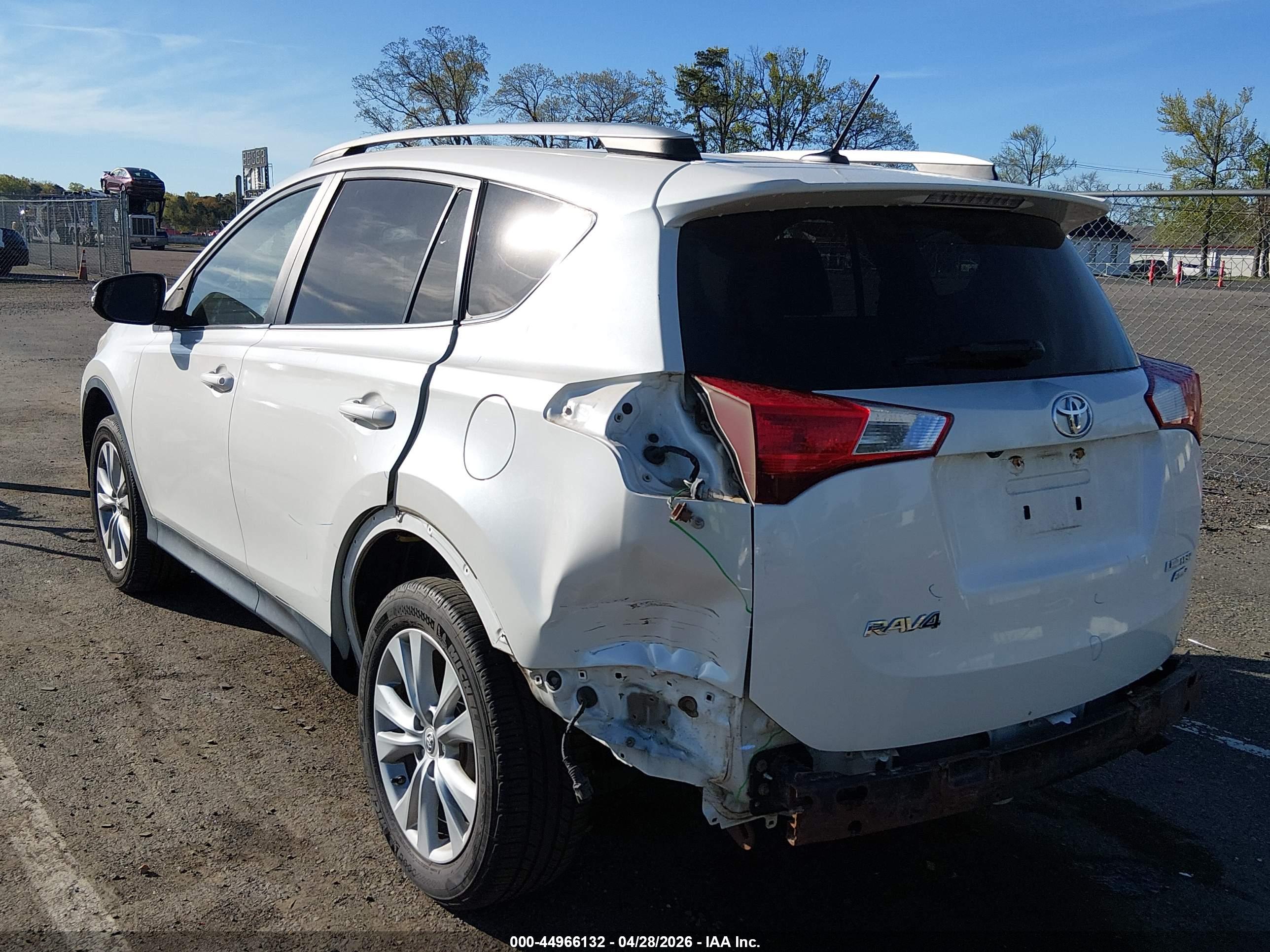 TOYOTA RAV4 image 3