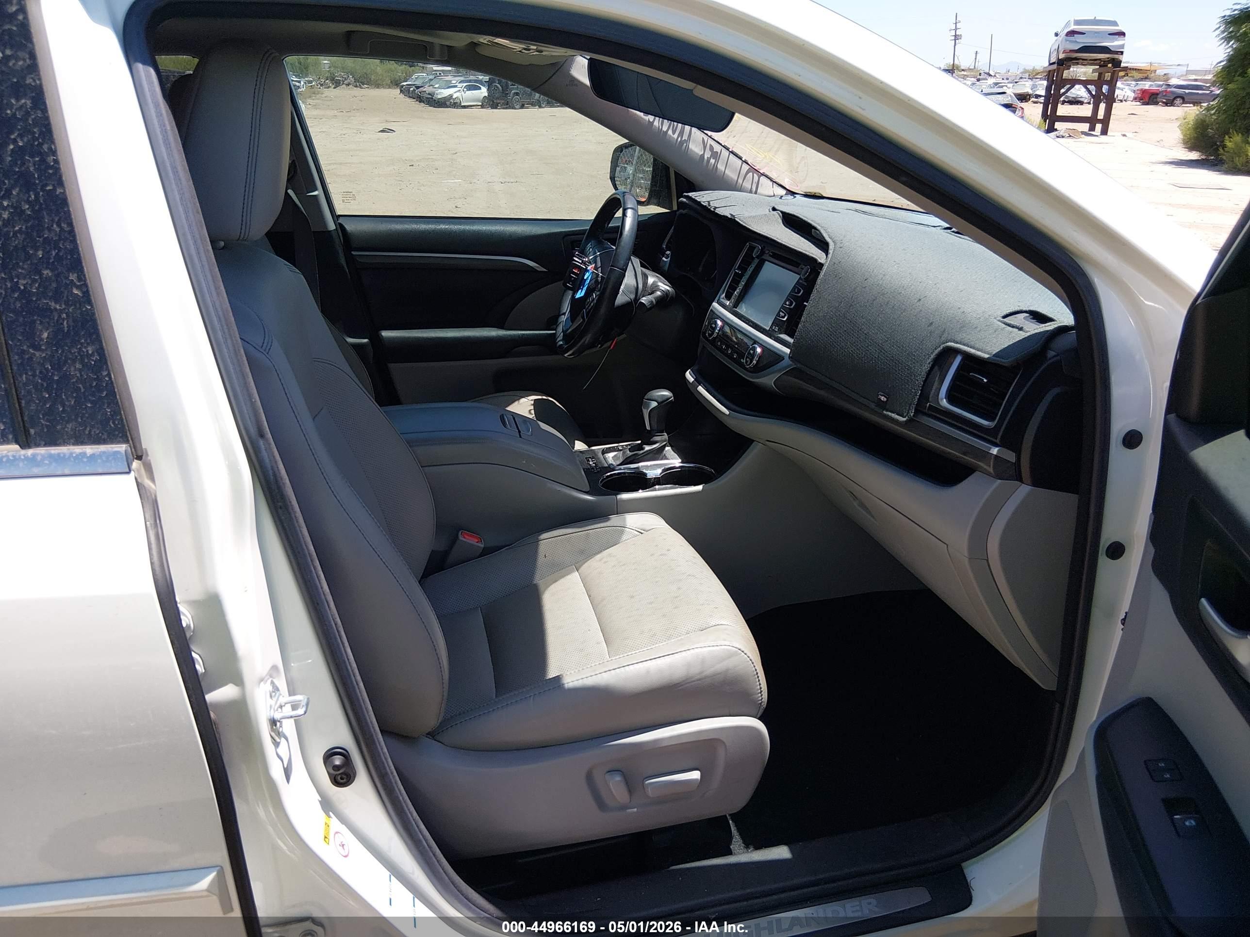 TOYOTA HIGHLANDER image 5
