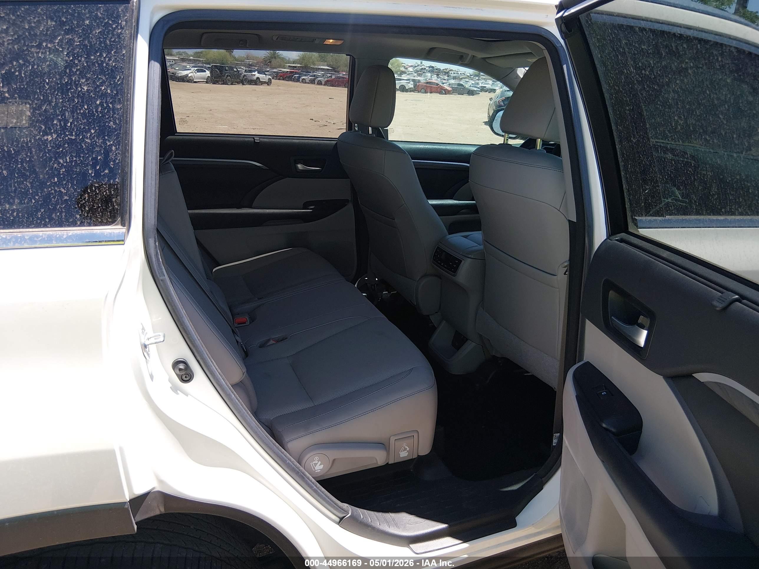 TOYOTA HIGHLANDER image 8