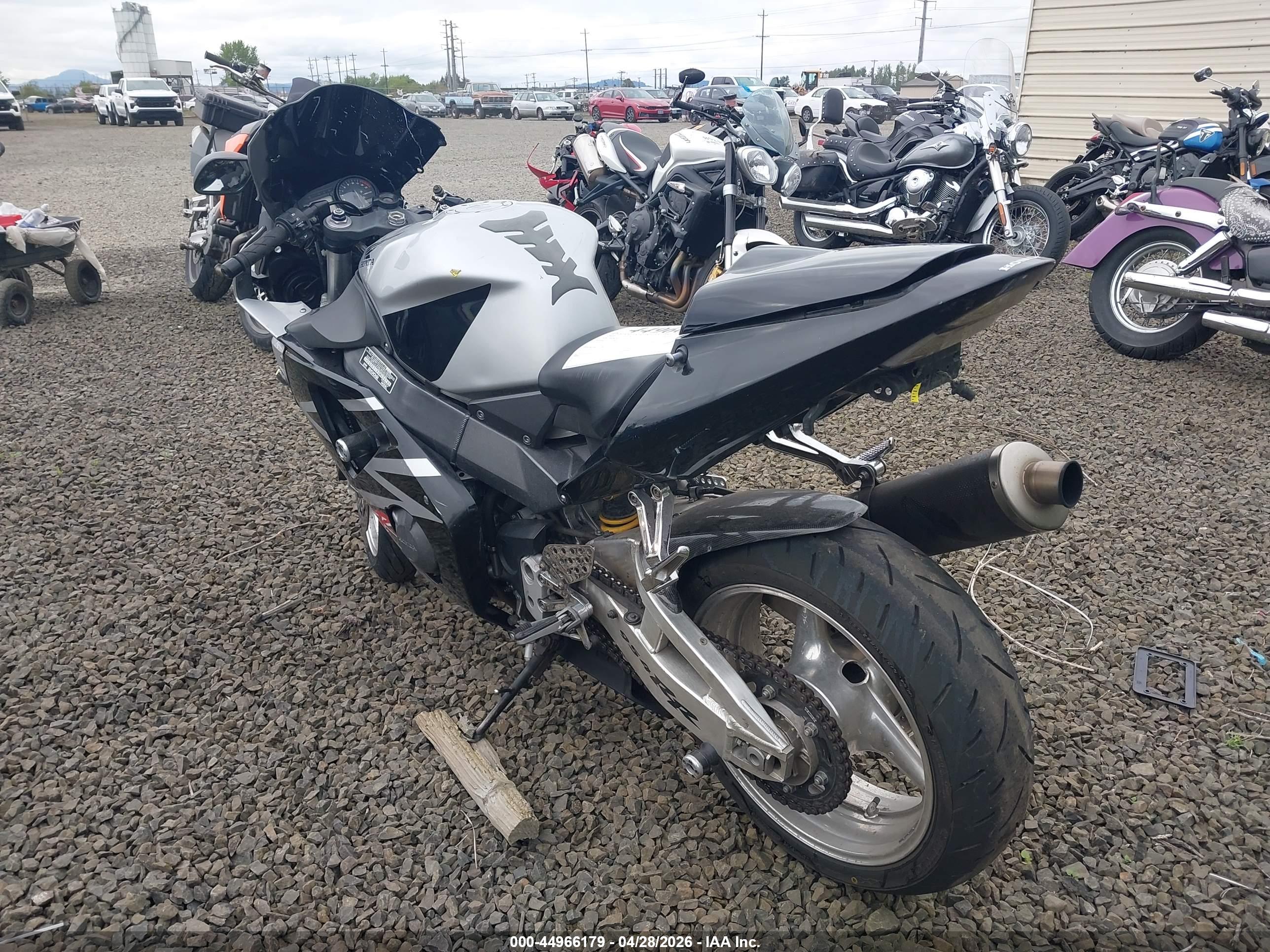 HONDA CBR900 image 3