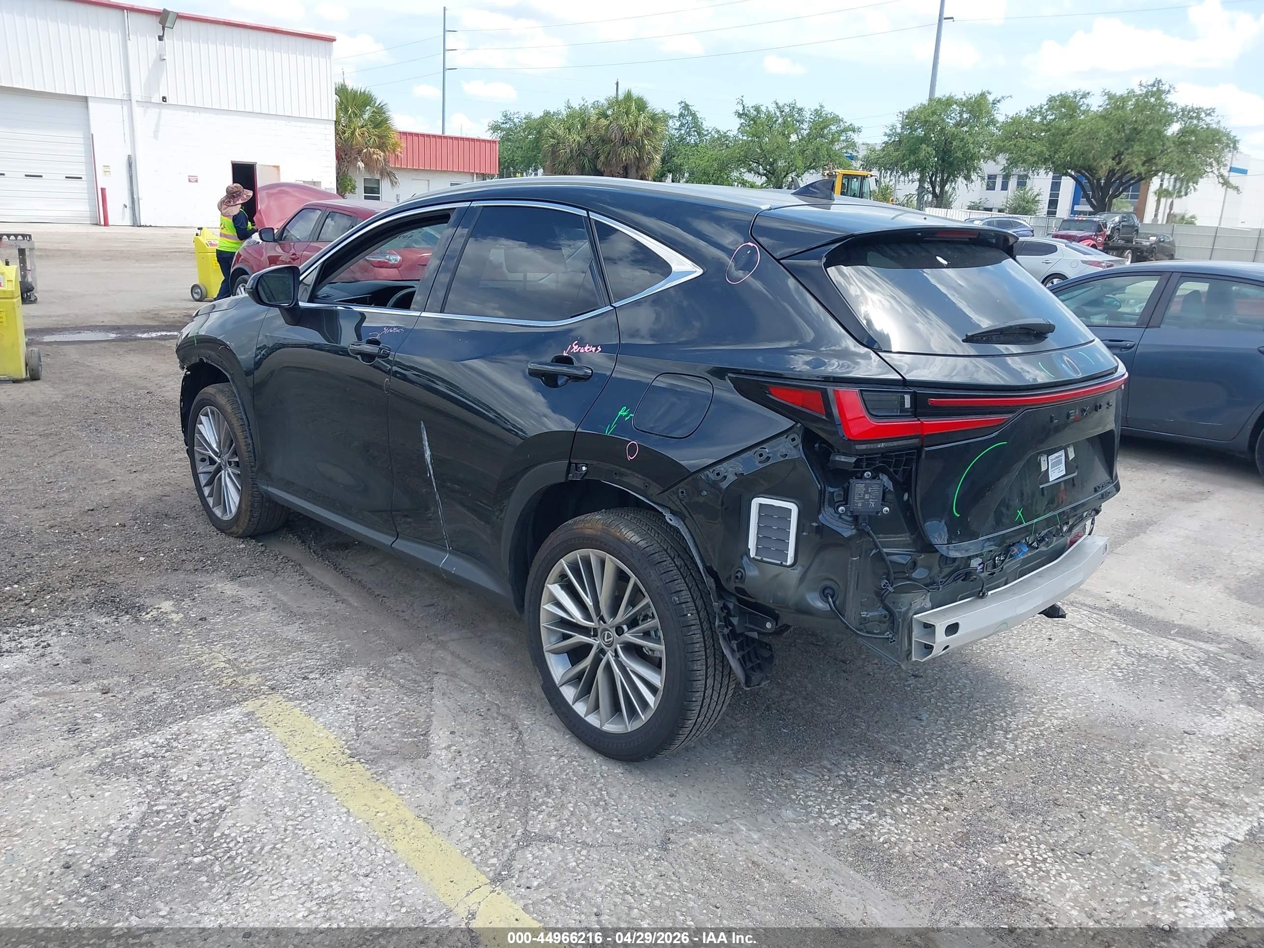 LEXUS NX image 3
