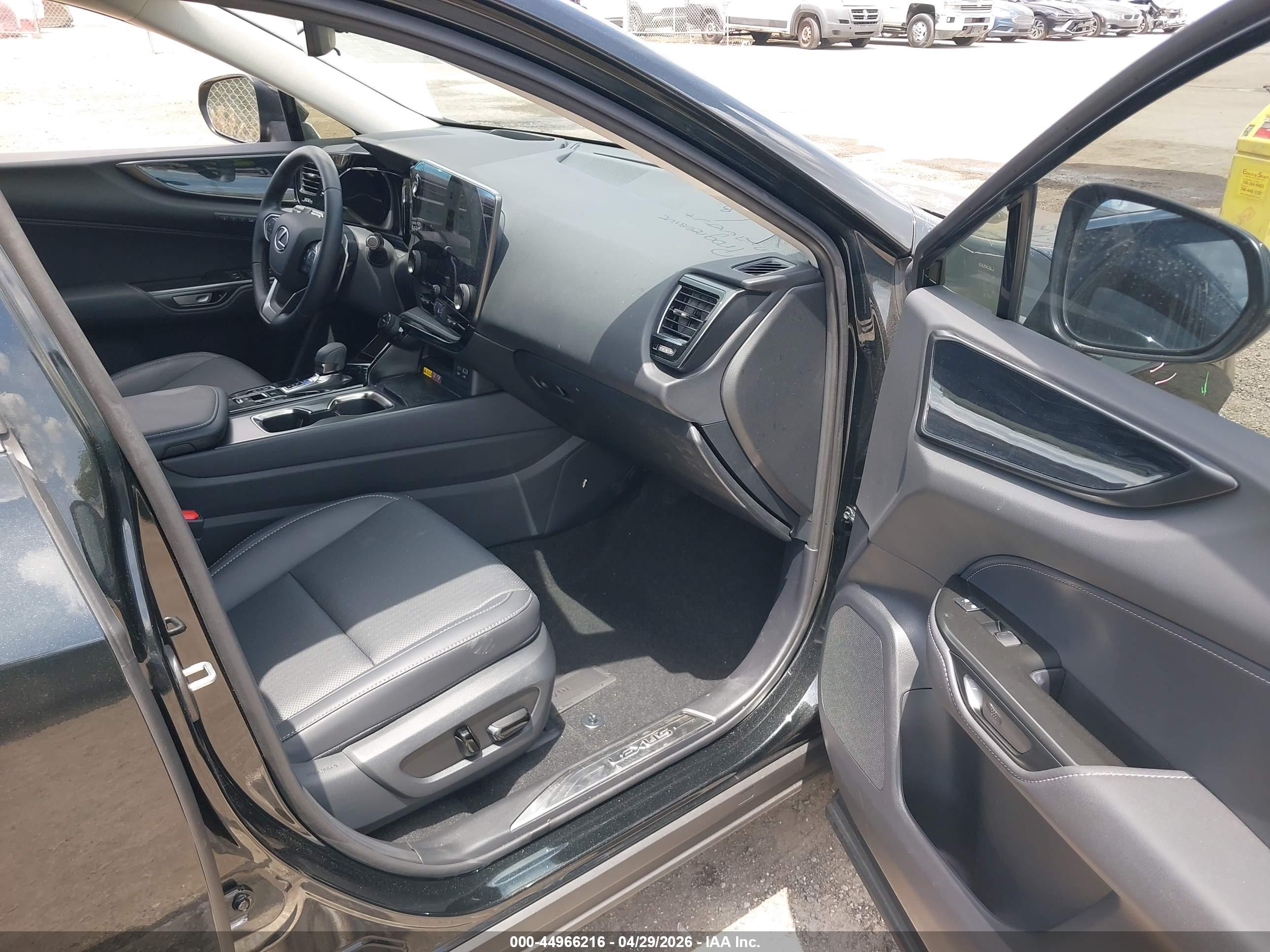 LEXUS NX image 5