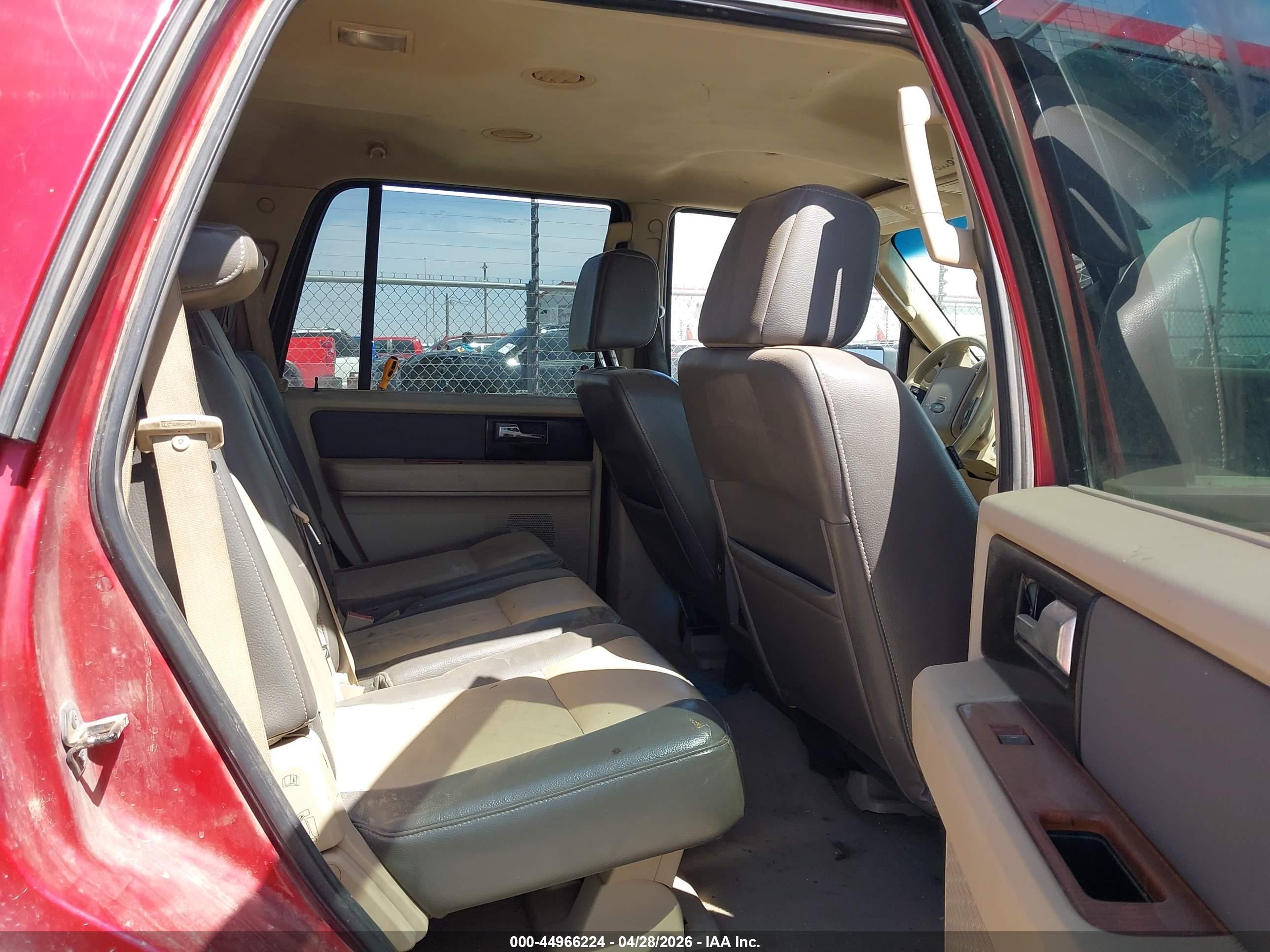 FORD EXPEDITION image 8