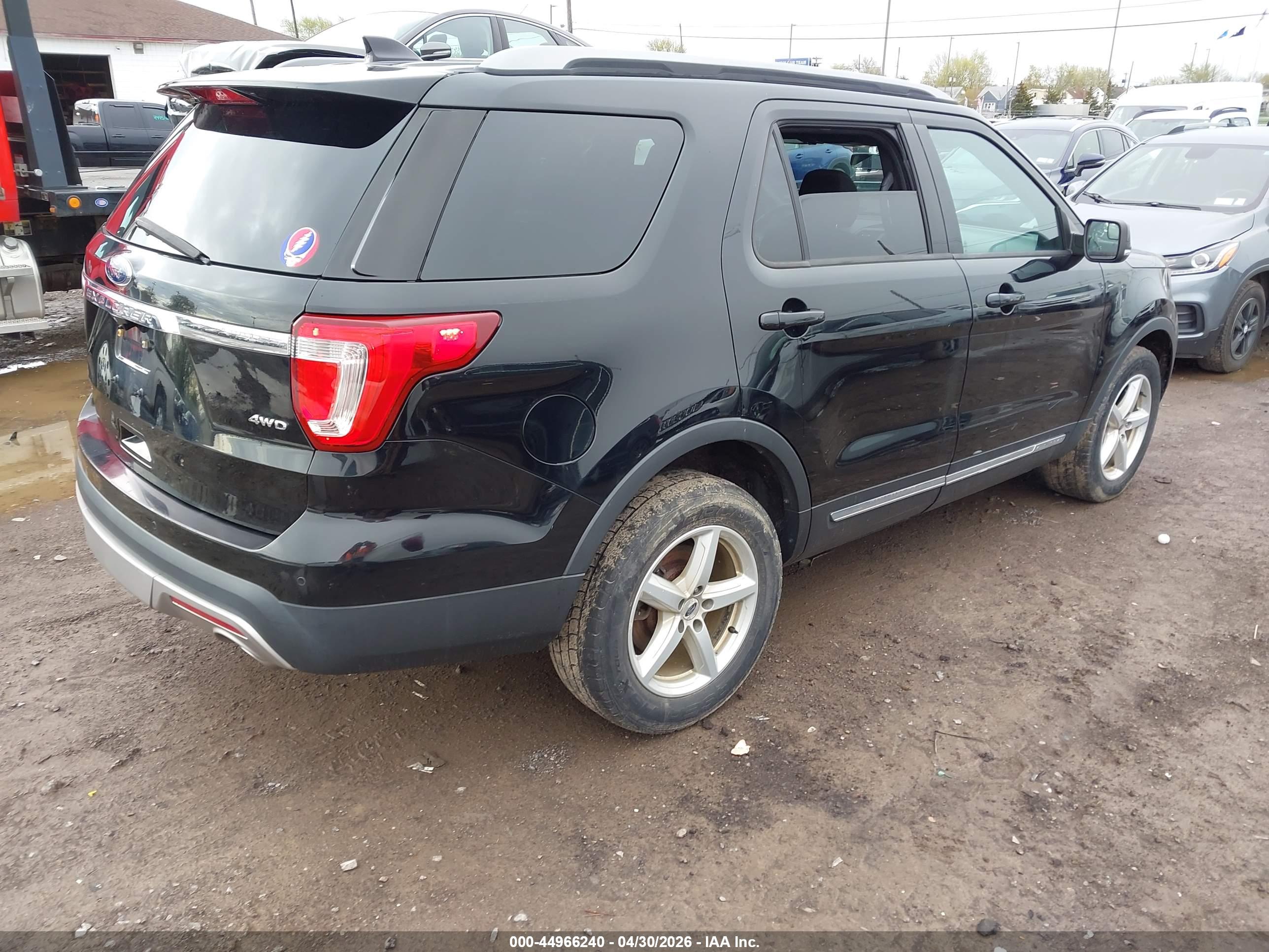 FORD EXPLORER image 4