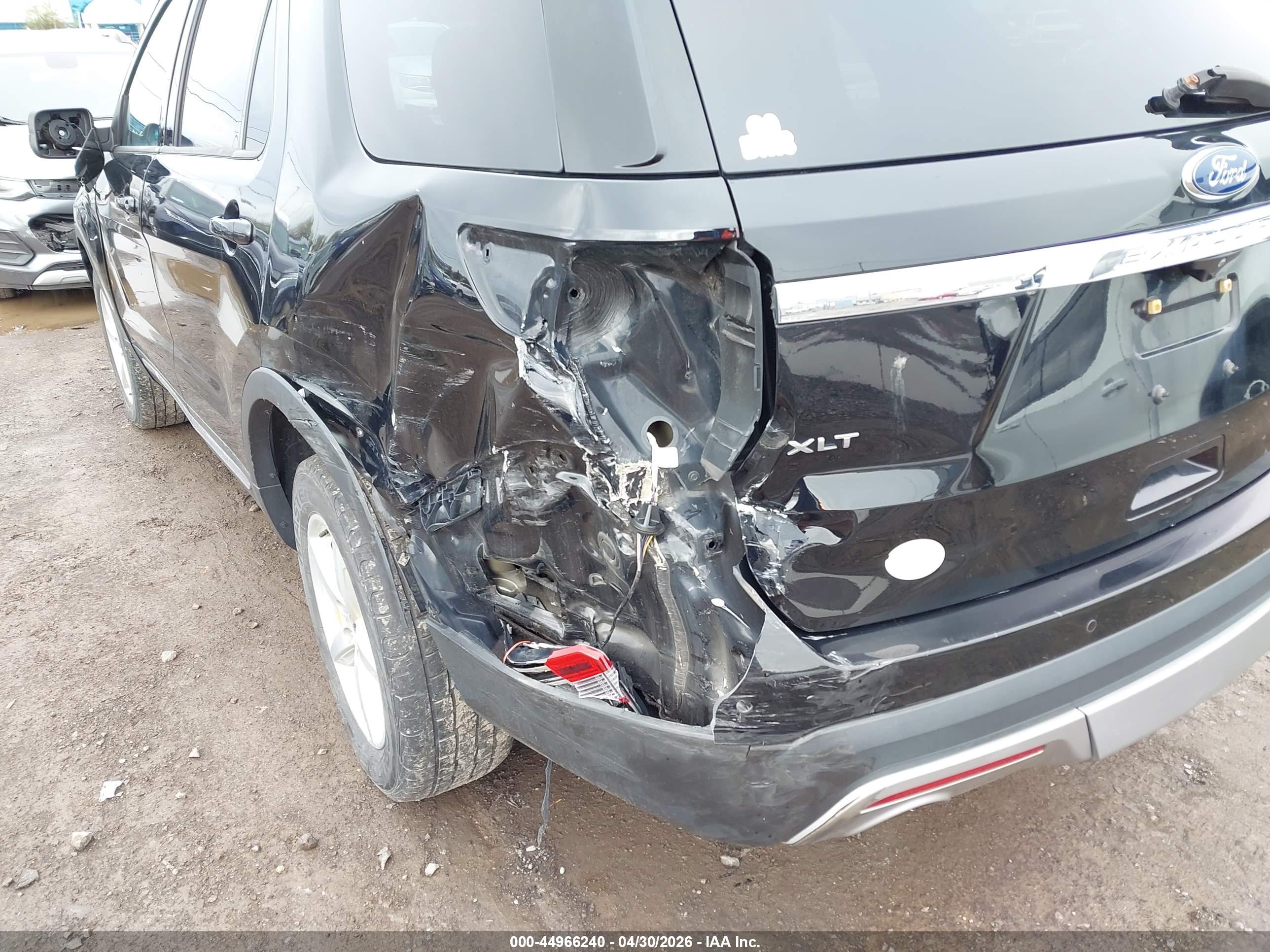 FORD EXPLORER image 6