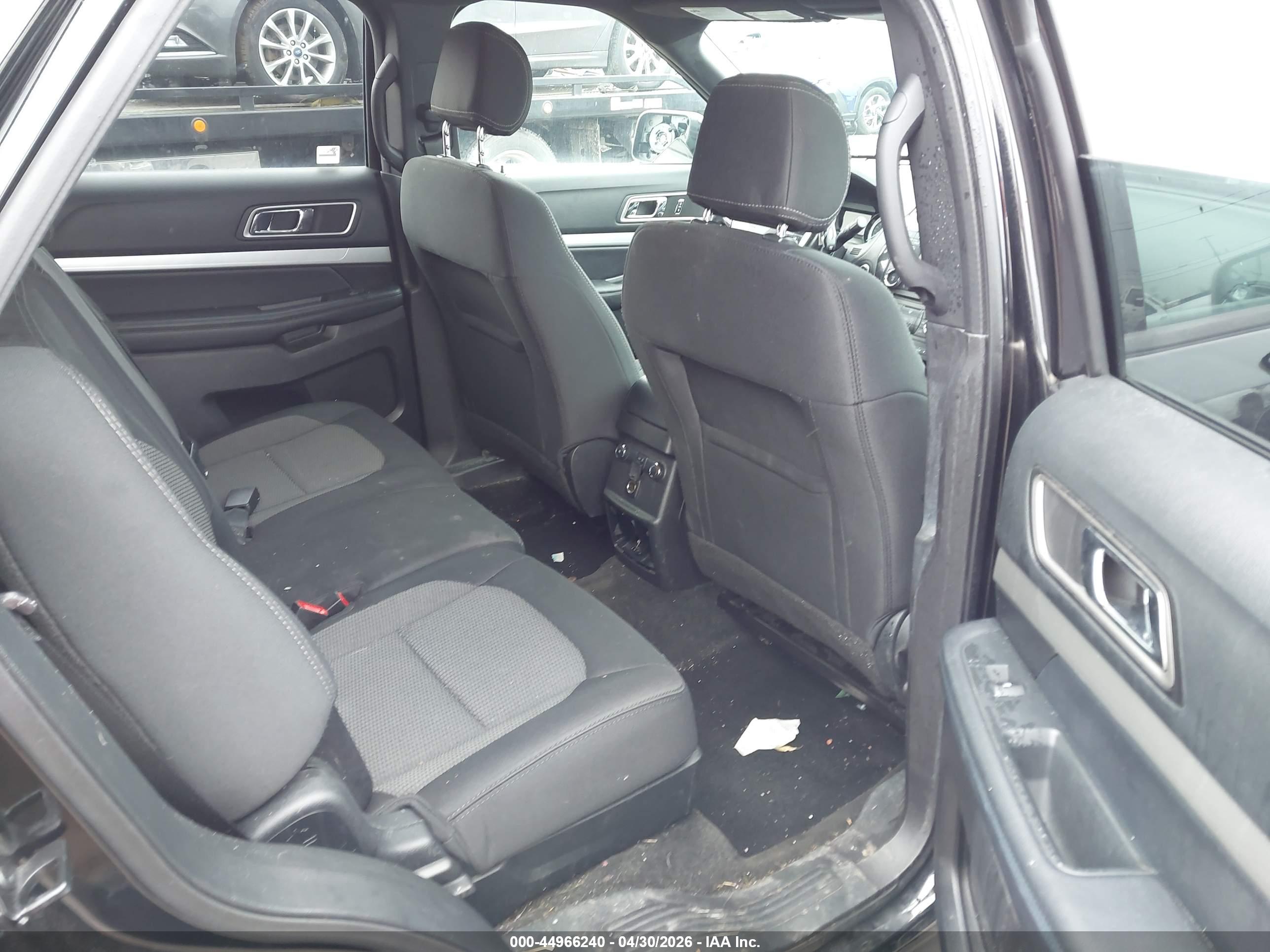 FORD EXPLORER image 8