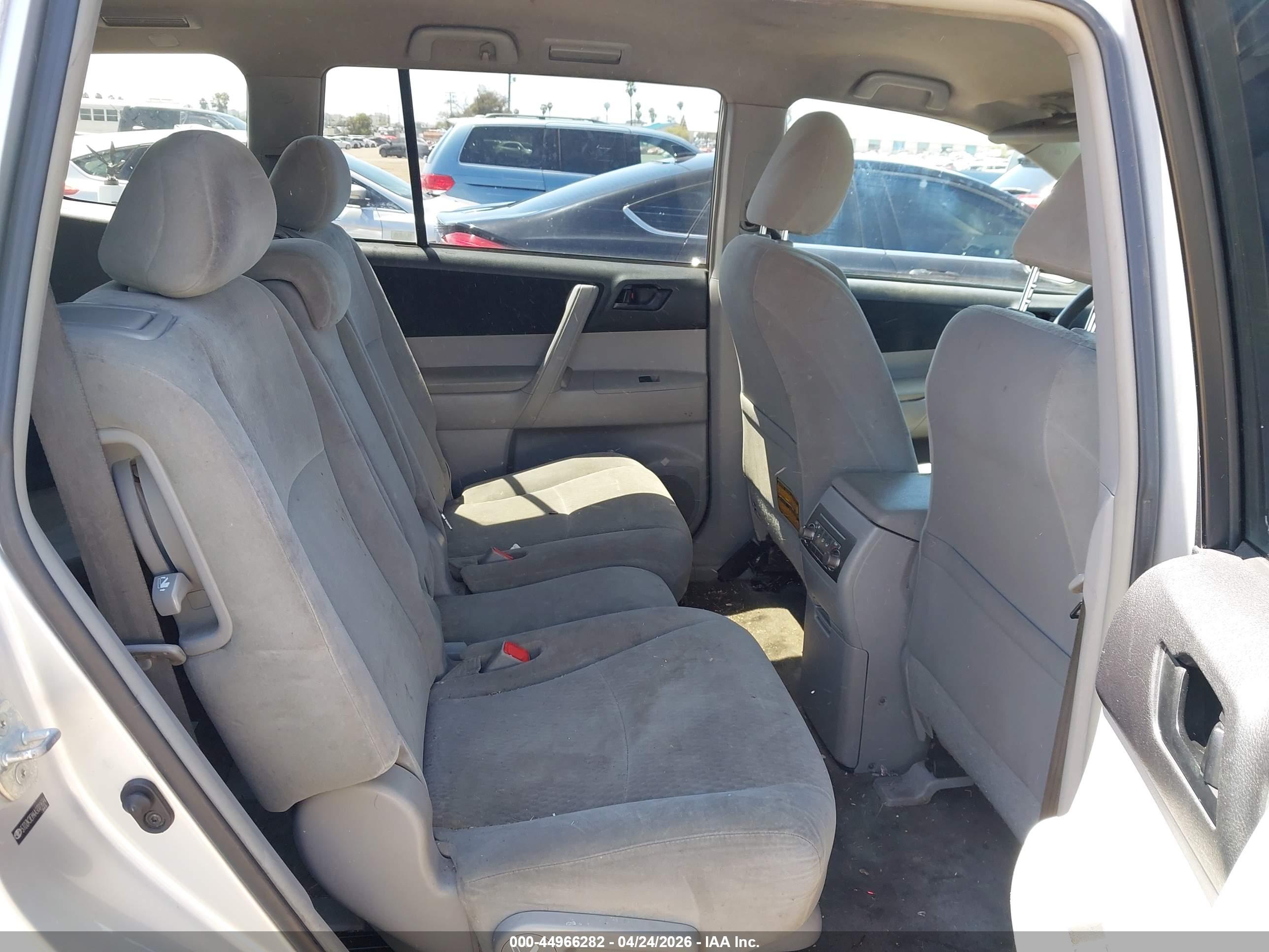 TOYOTA HIGHLANDER image 8