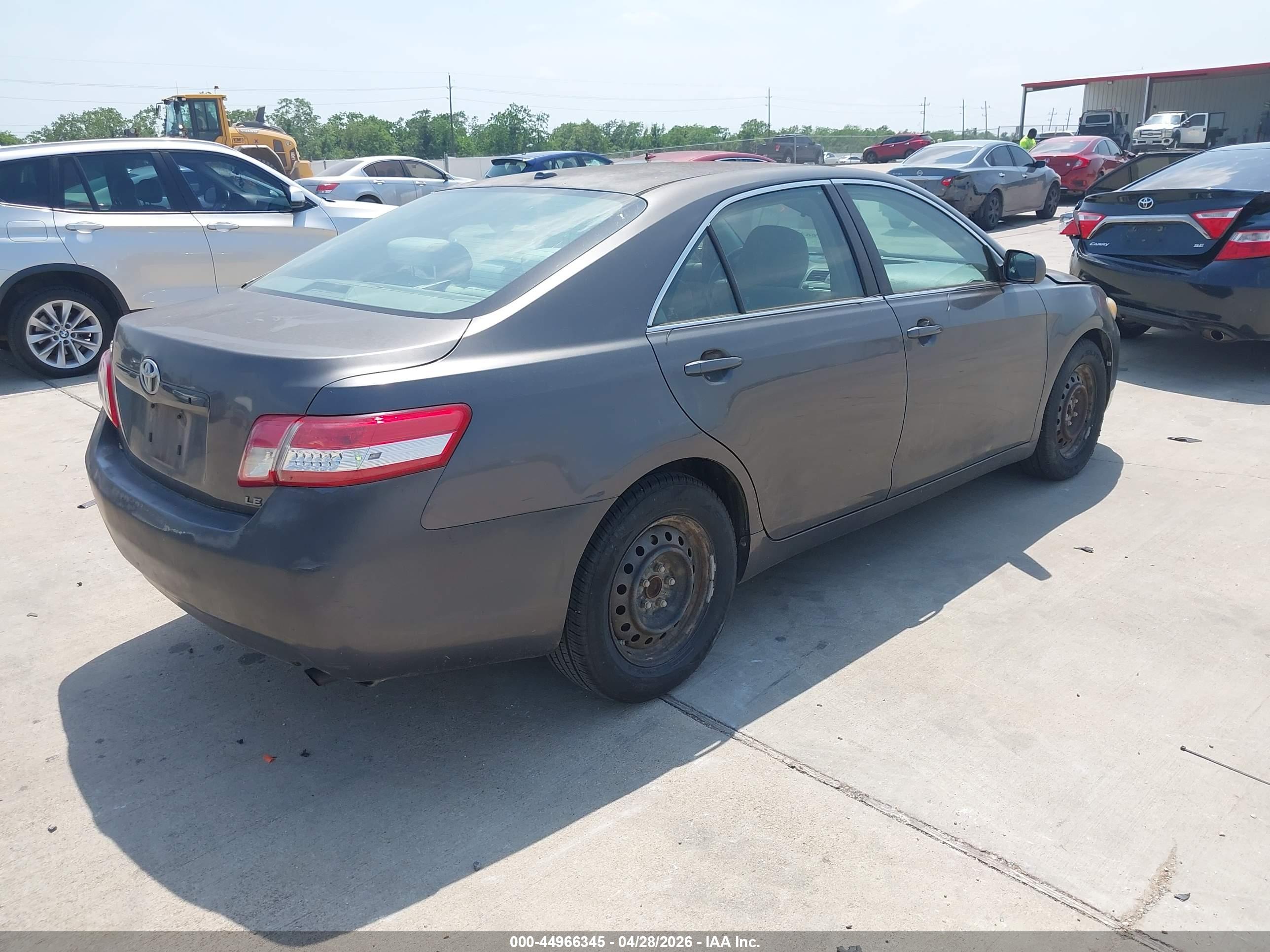 TOYOTA CAMRY image 4